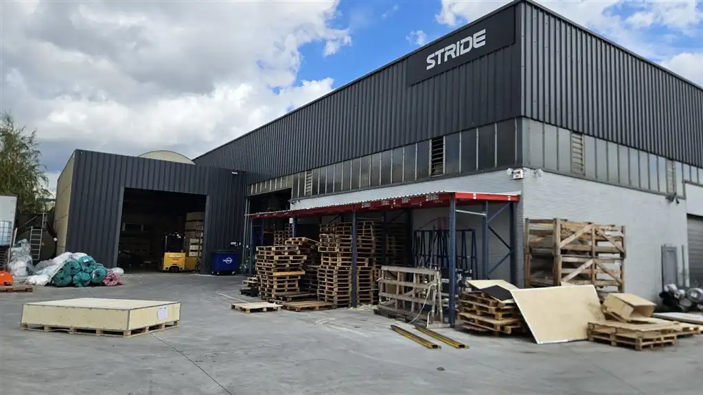 Magazijn met kantoren op toplocatie in Zwijnaarde foto 3