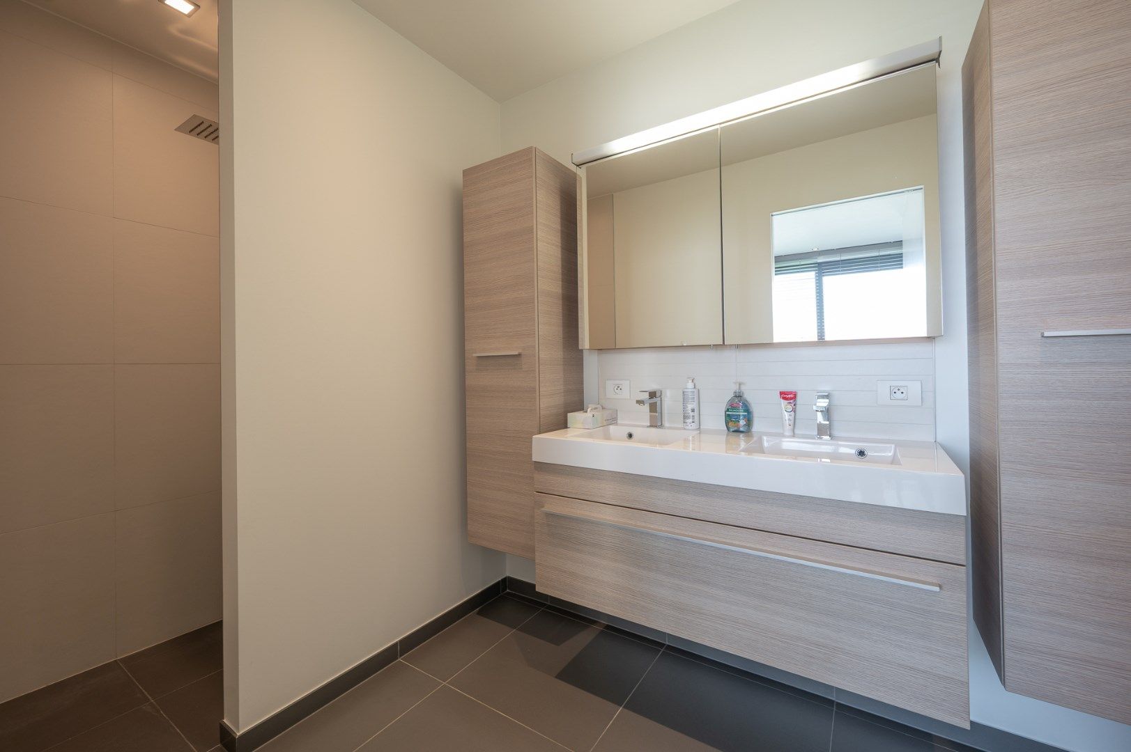 Ruim appartement met 4 slaapkamers in res La Reserve op 100m van het Albertstrand  foto 10