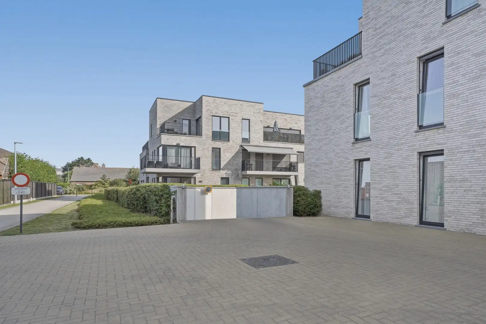 Prachtig instapklaar appartement met terras, groen zicht en autostaanplaats foto 21