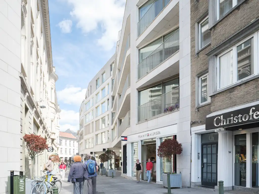 Luxueus 2-slaapkamer appartement met ruim terras en centrale ligging aan de Kouter foto 17