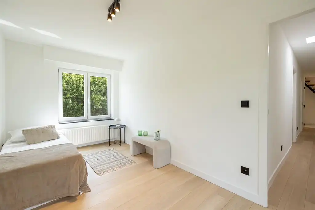 Stijlvol gerenoveerde villa met ruime tuin foto 18