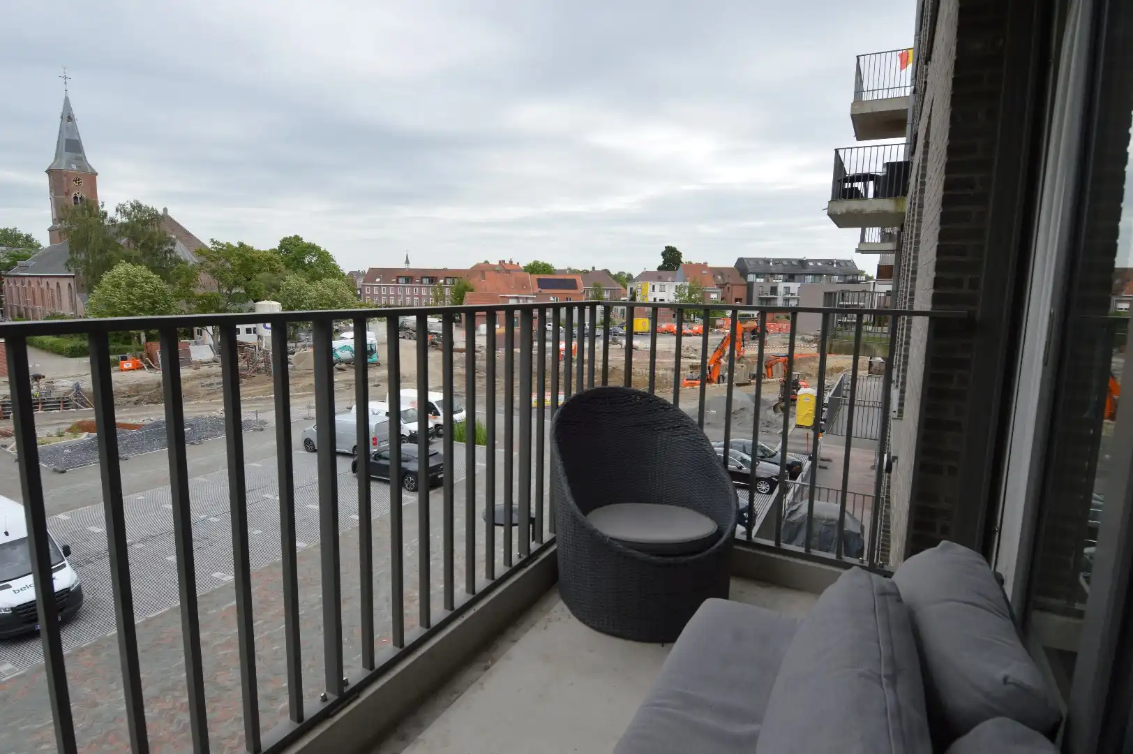 Instapklaar 2 slaapkamer appartement in het centrum foto 6