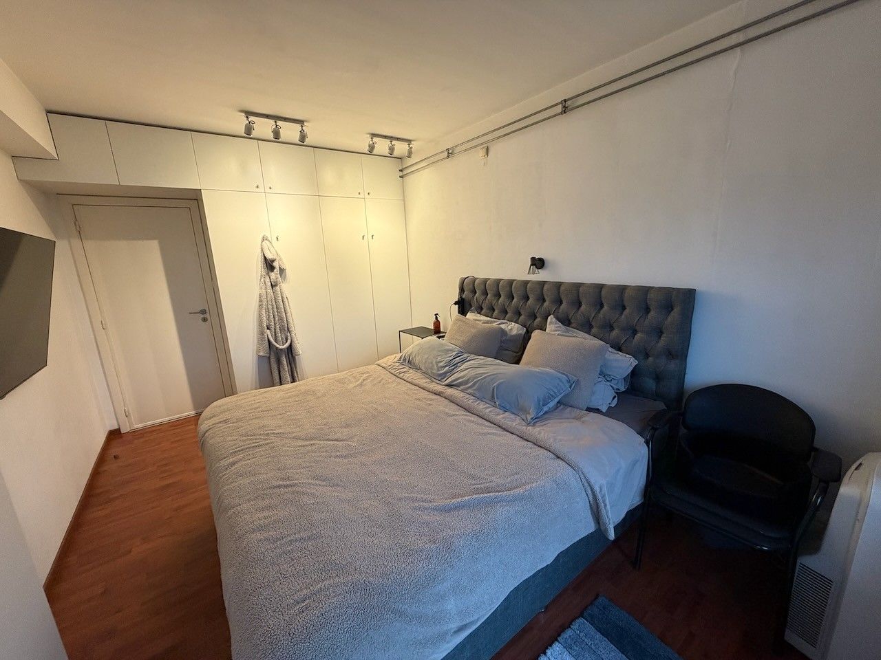 Genk-centrum, Jan Habexlaan 17 bus 11: Energiezuinig appartement met 2 slaapkamers, 2 terrassen en garage. foto 7