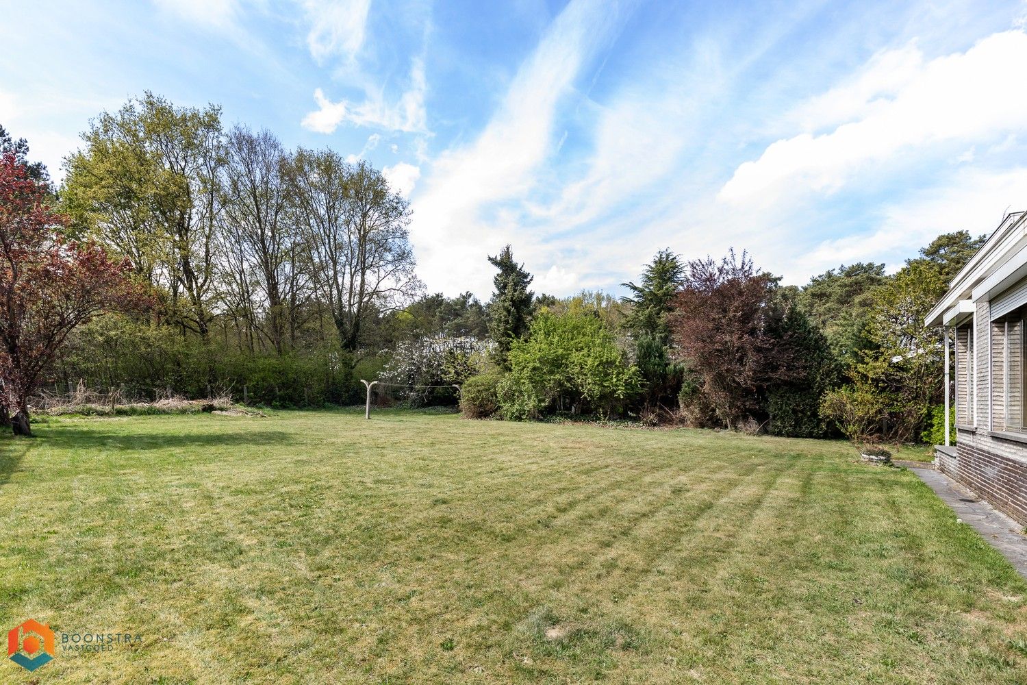 Te renoveren woning met 3 slpkrs op een ruim perceel foto 13