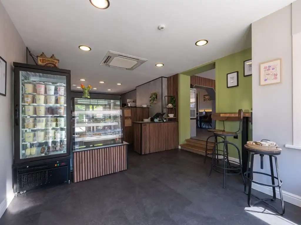 Stijlvol ingerichte woning met handelsruimte in gesloten bebouwing foto 23