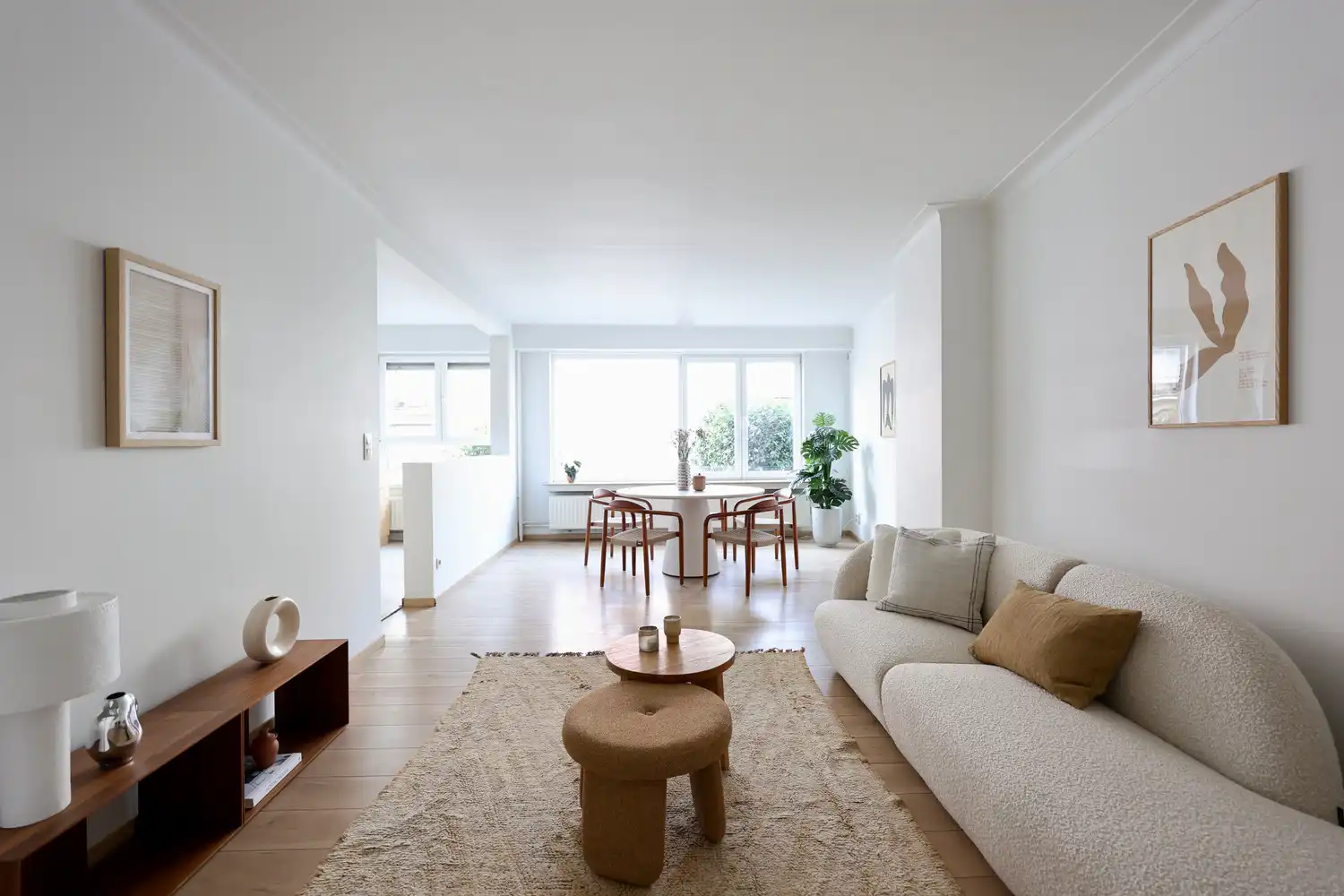 Instapklaar appartement met 2 ruime slks, tuin en parking! foto 5