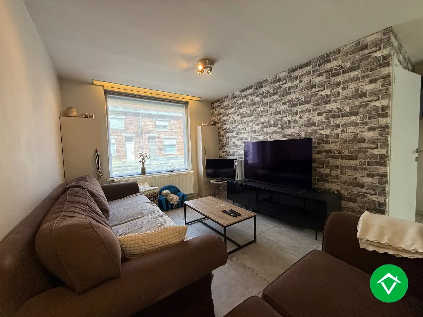 Instapklare woning met drie slaapkamers, tuin met uitweg, zolderkamer te Roeselare foto 4