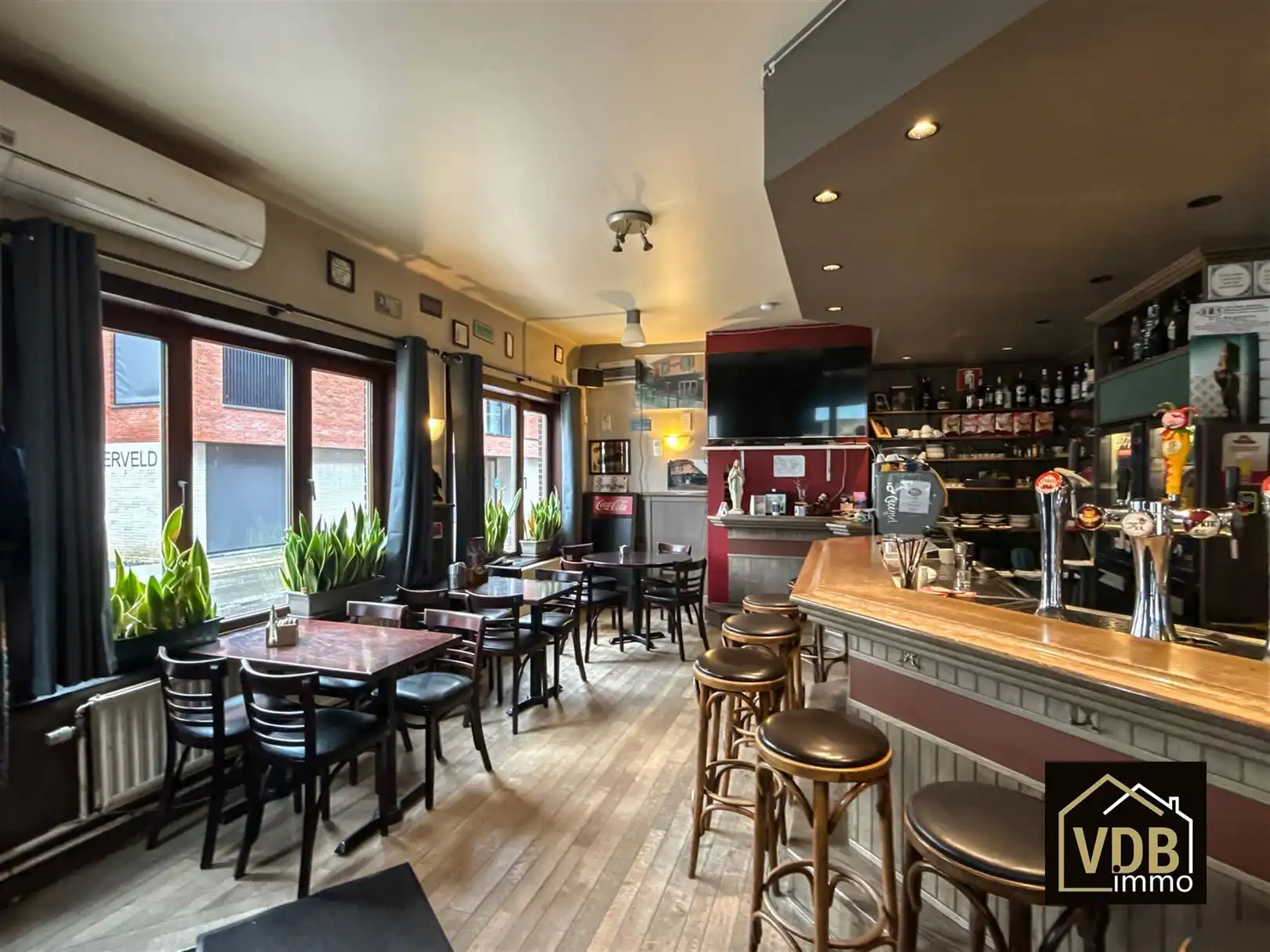 HANDELSHUIS MET WOONST foto 24