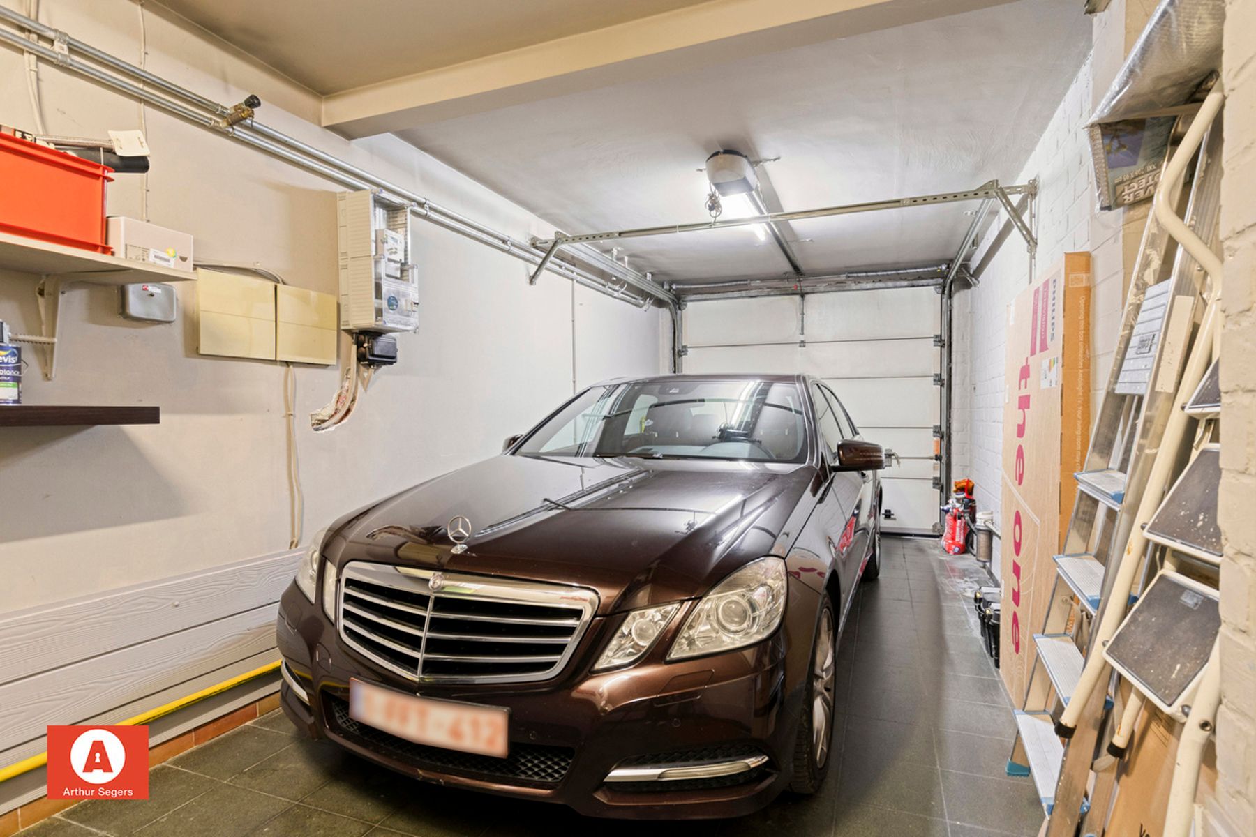 Ruime woning met zuidgerichte tuin en achteruitweg foto 8