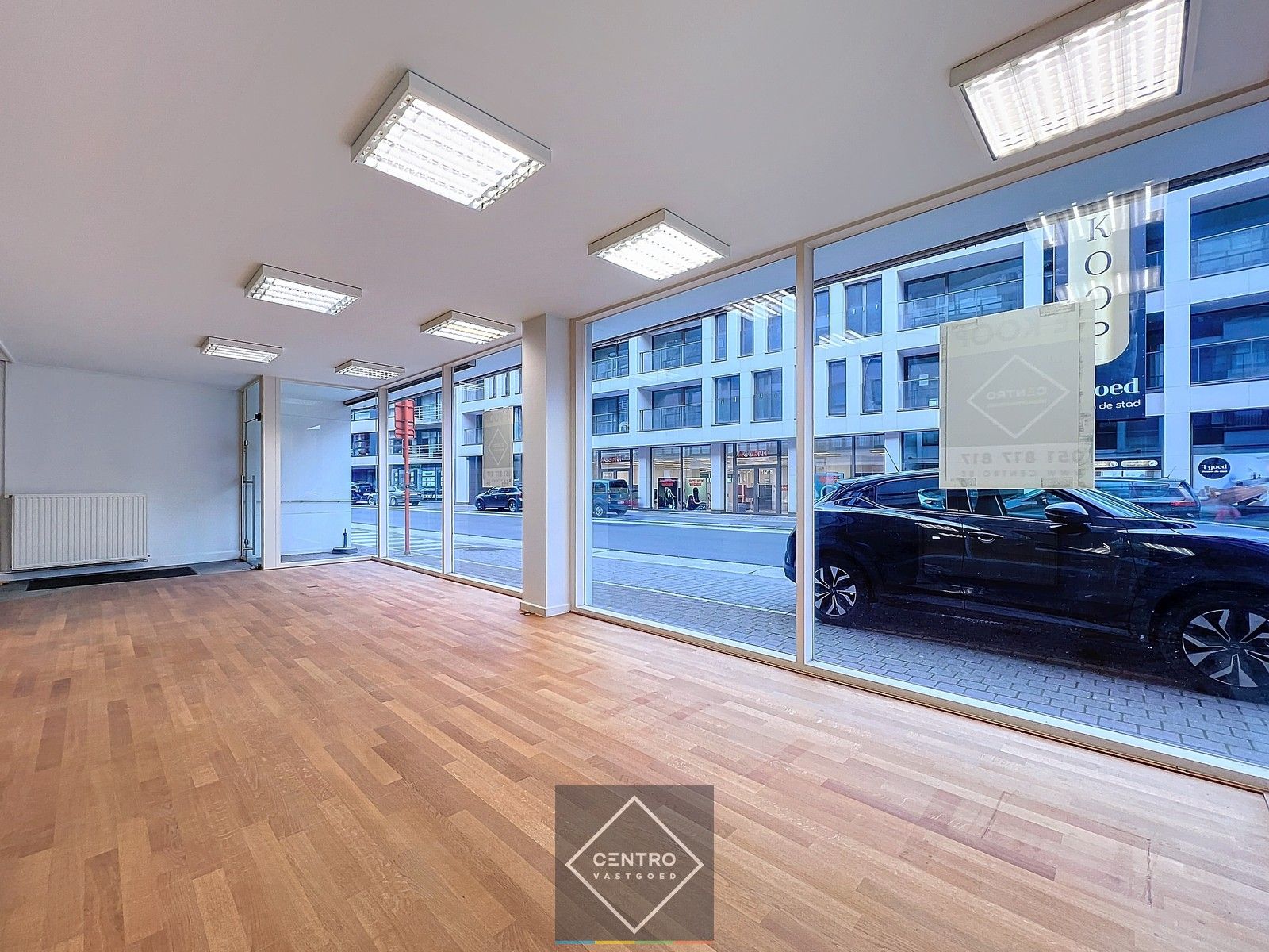 Unieke kantoorruimten van 660m² te Roeselare - dicht bij de Grote Markt aan zeer AANTREKKELIJKE prijs! foto 4