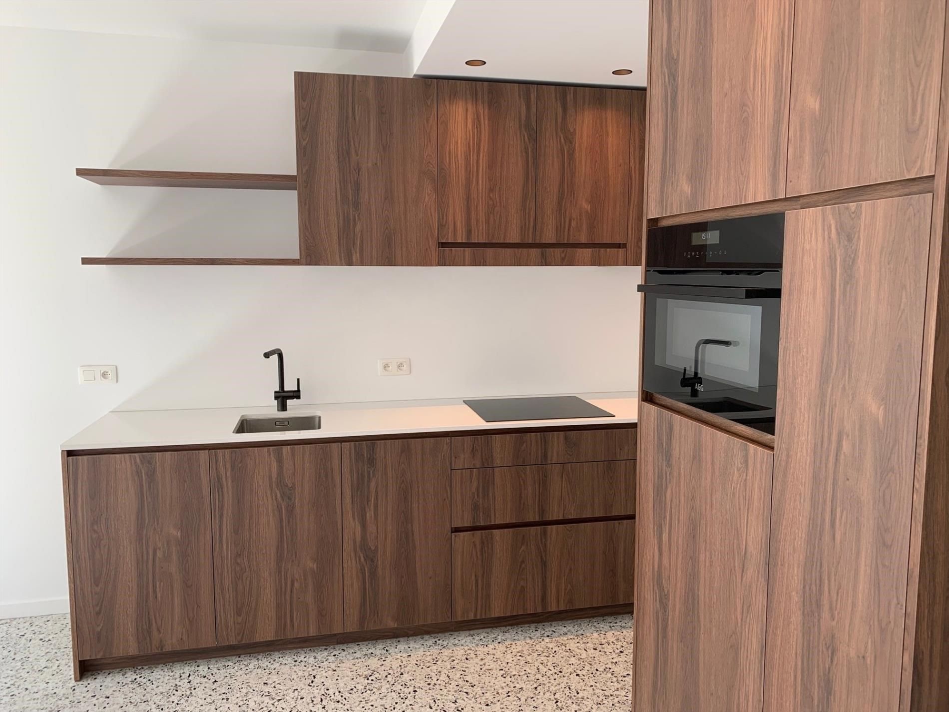 Gerenoveerd éénslaapkamerappartement centrum Oostende foto 4