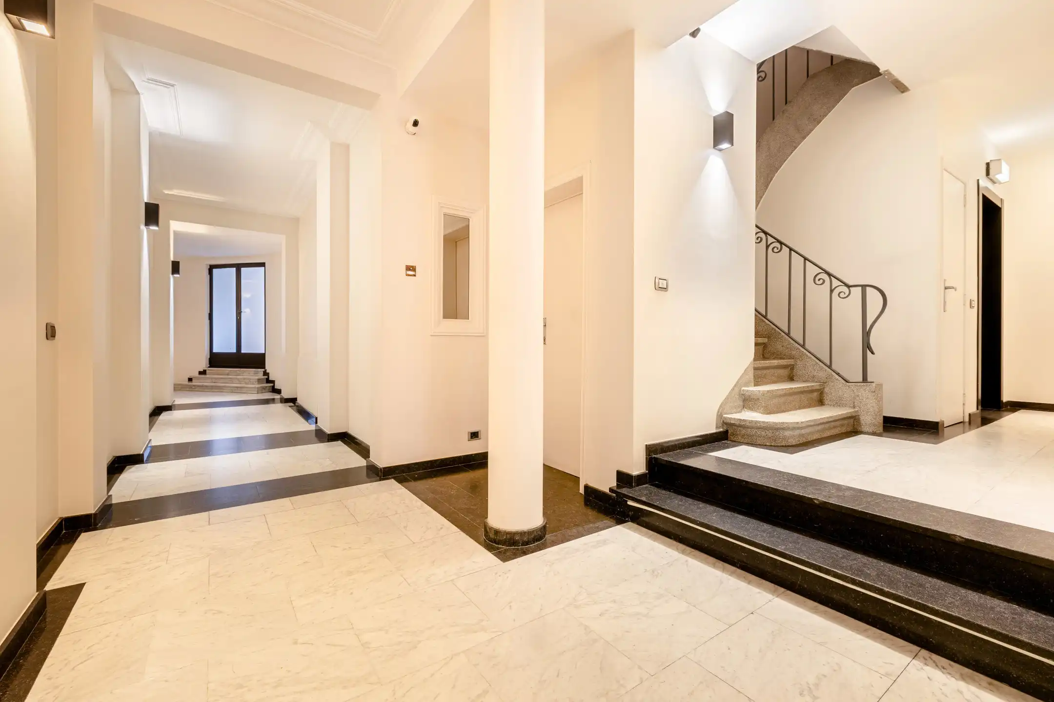 Appartement met 4 slaapkamers aan de Louizalaan foto 33