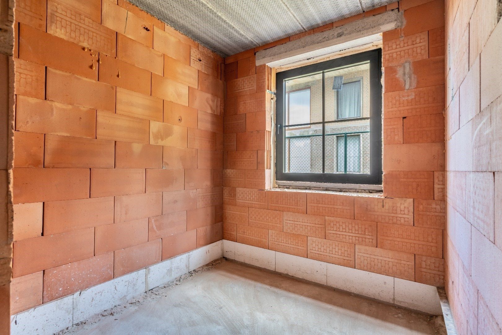 Creëer Uw EIGEN Woonavontuur: 'Casco' pastorijwoning in halfopen bebouwing op een perceel van 10a77ca! foto 15