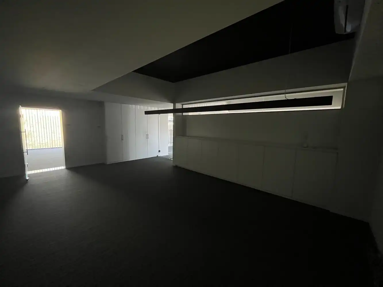 652m² kantoren foto 13