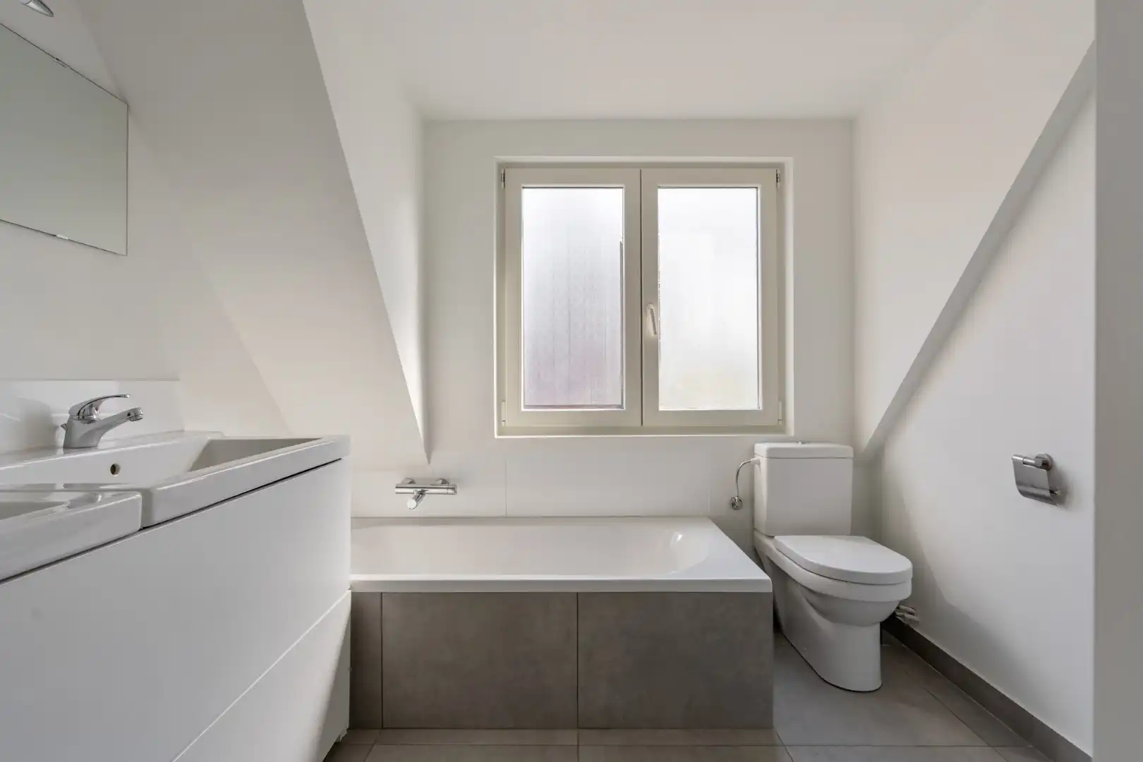 Gezellige, instapklare stadswoning in het centrum van Maaseik grenzend aan de groene wal!  foto 28