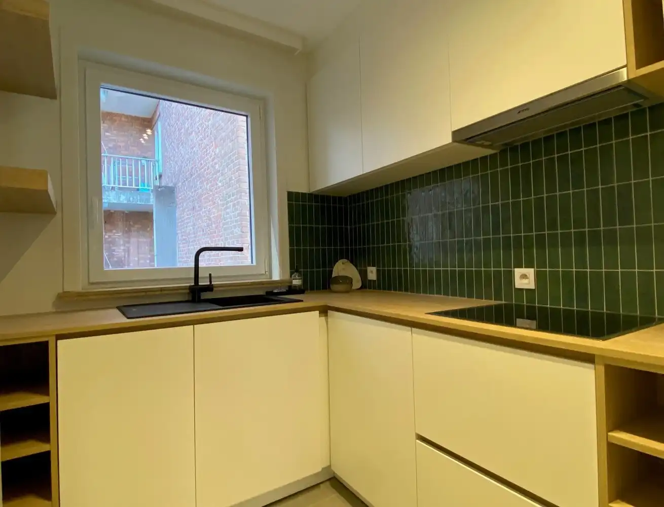 Instapklaar appartement met terras nabij het Zuidpark foto 4