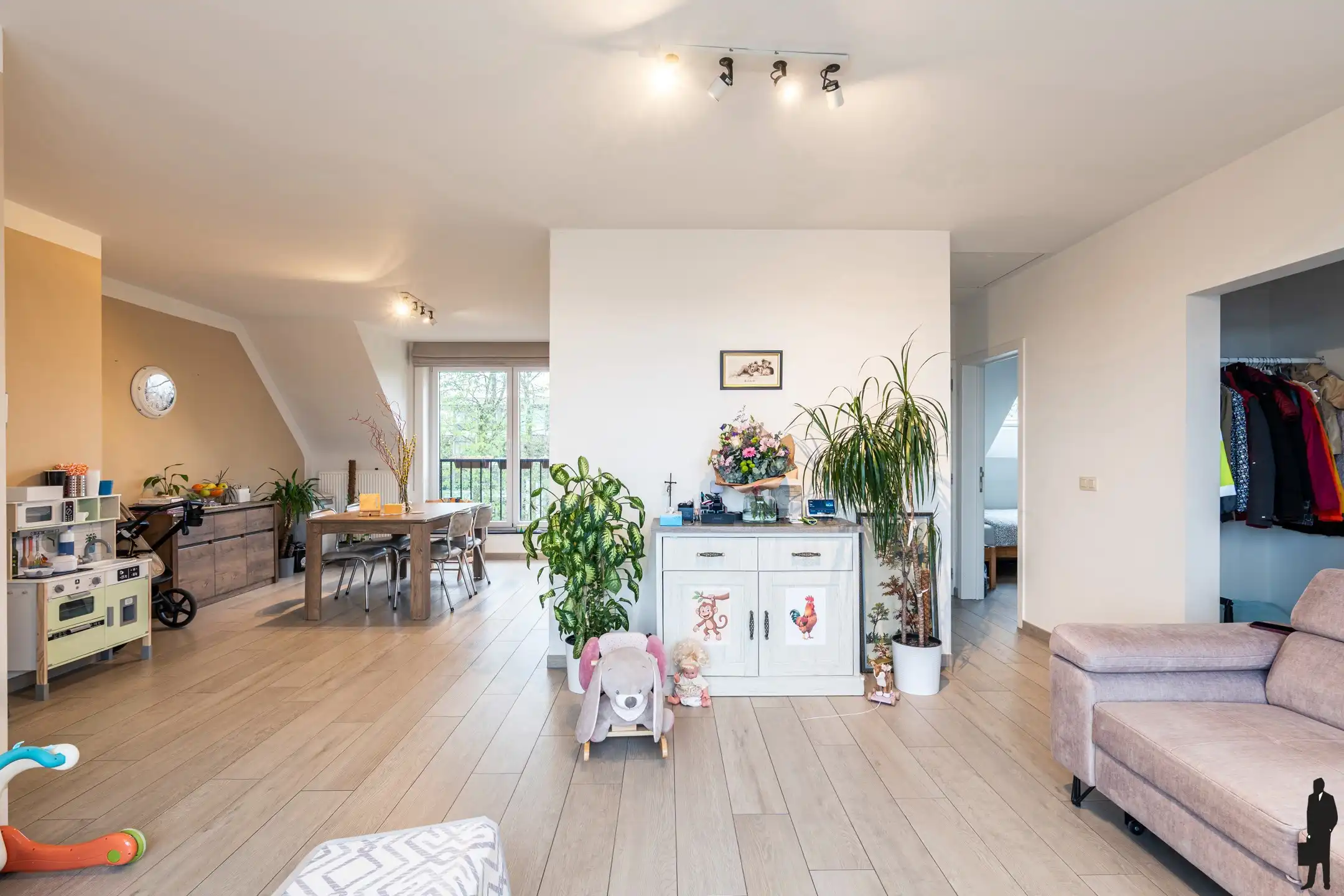 Instapklaar appartement met 2 slaapkamers en zonnig terras foto 2