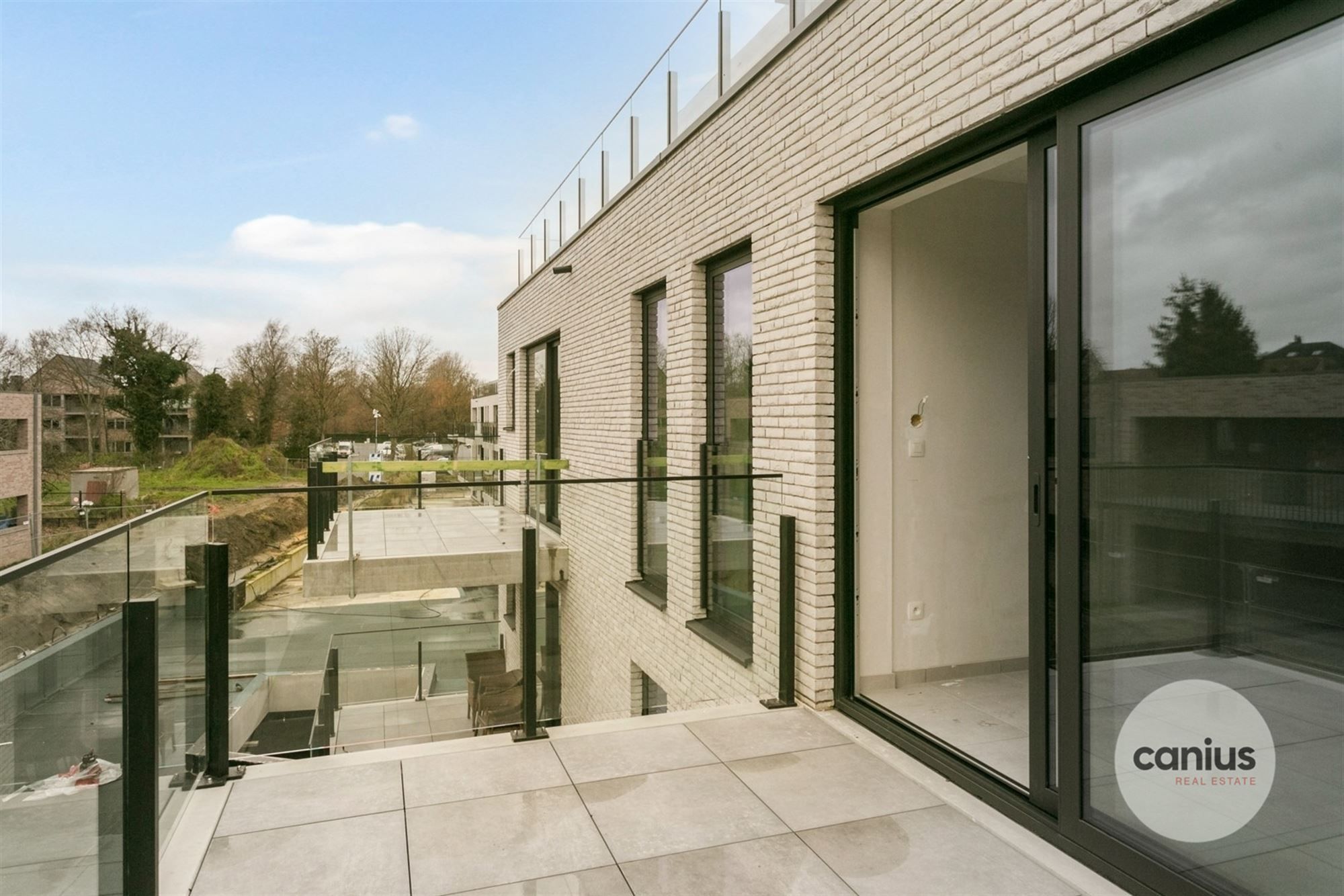 RECENT APP. MET 1 SLK, TERRAS EN AUTOSTAANPLAATS foto 15