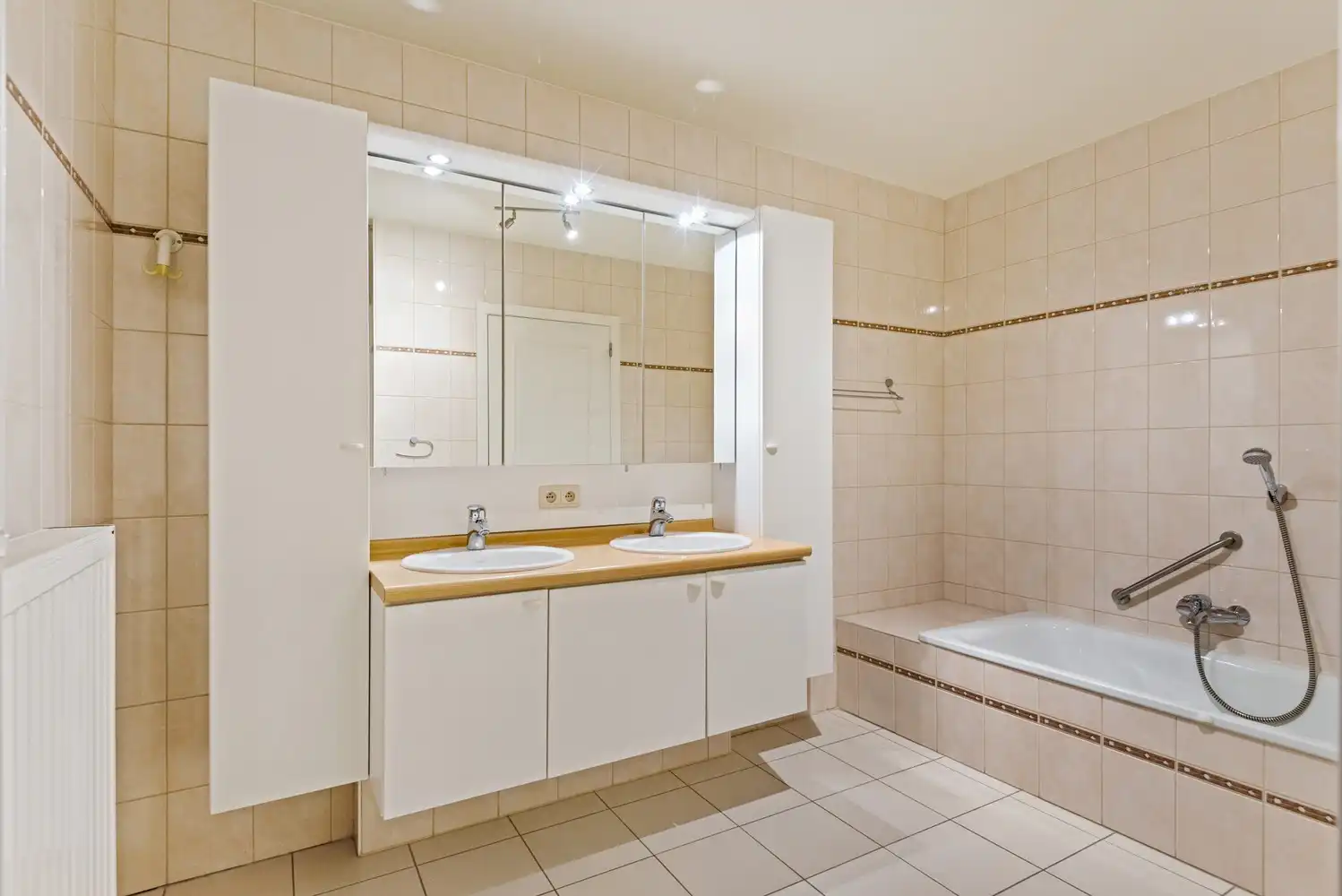 Leuk appartement met 2 slaapkamers en 2 ruime terrassen te Lint foto 15