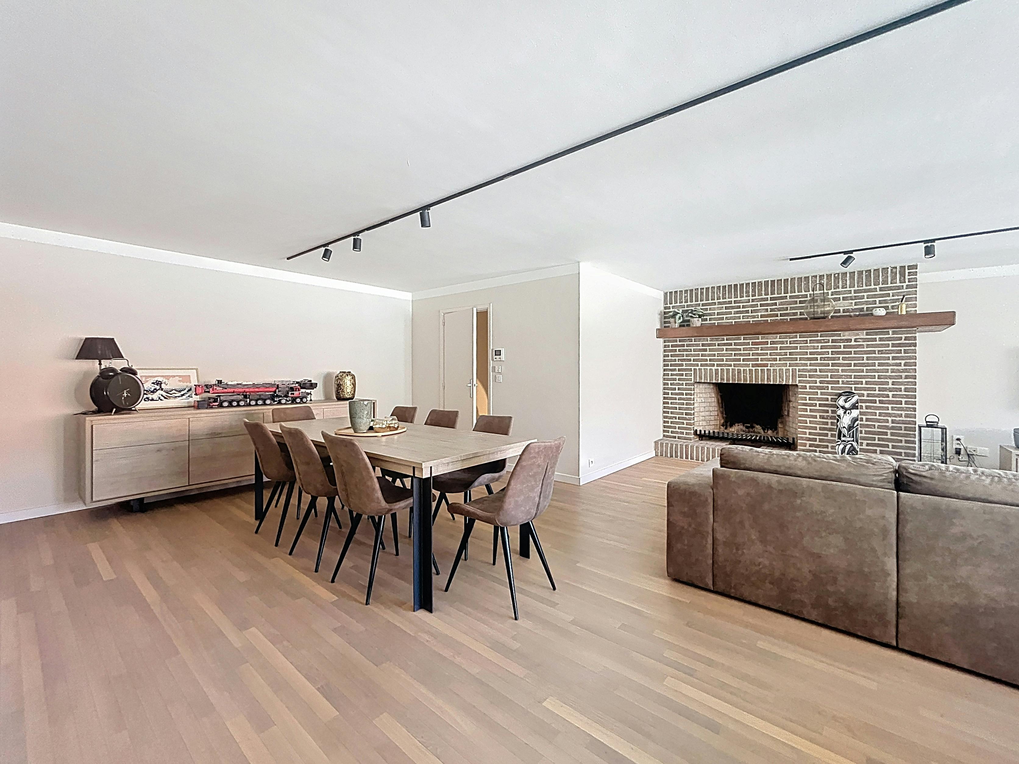 Bijzonder ruim appartement te huur centrum Waregem foto 2