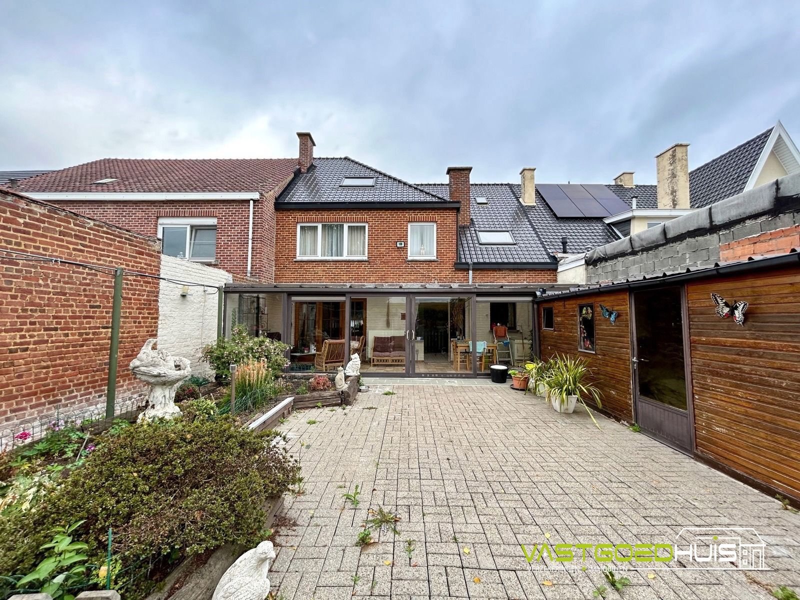 Ruime gezinswoning met garage en tuin foto 26