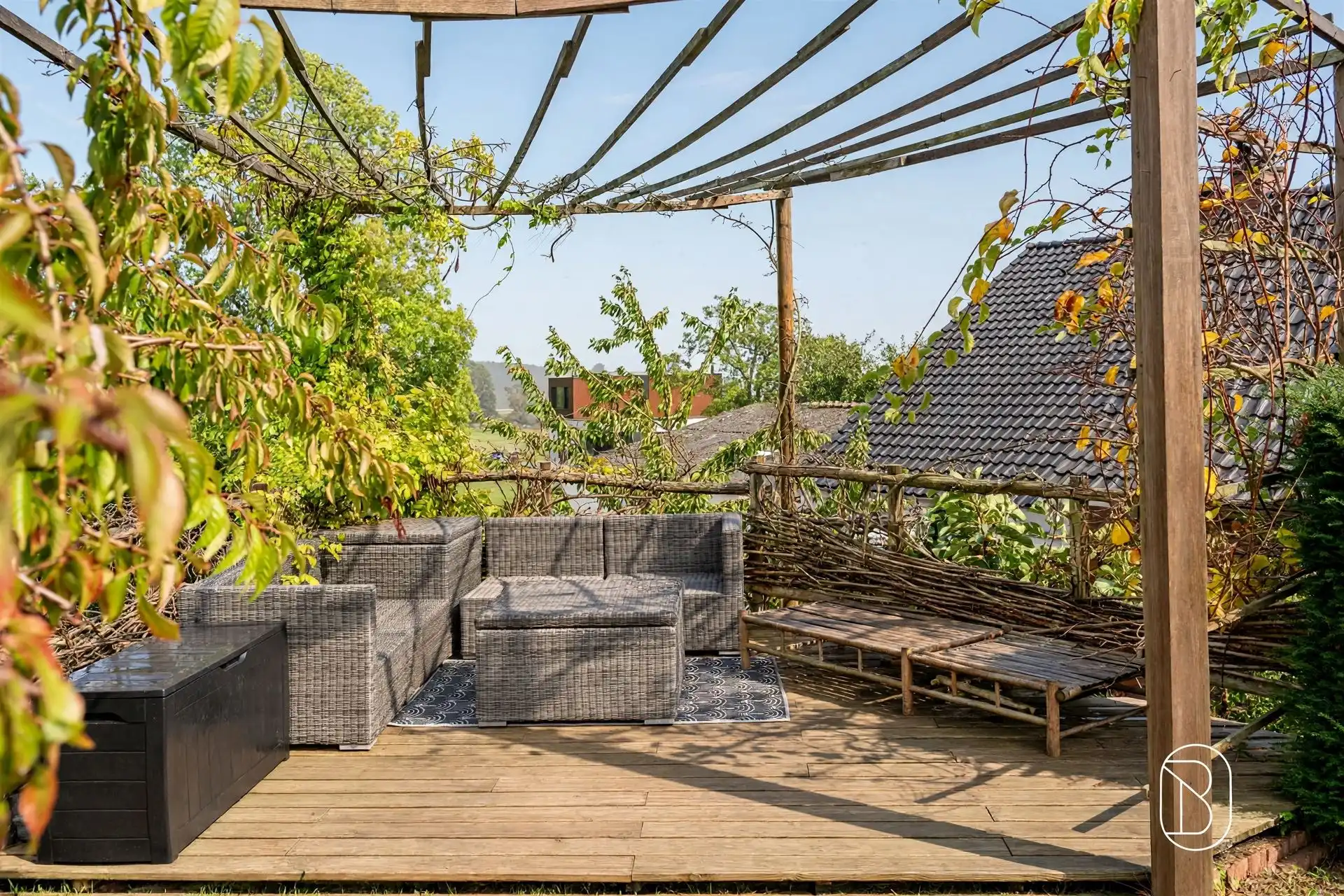 Ruime karakterwoning met 4 slk, grote tuin en charme. foto 36
