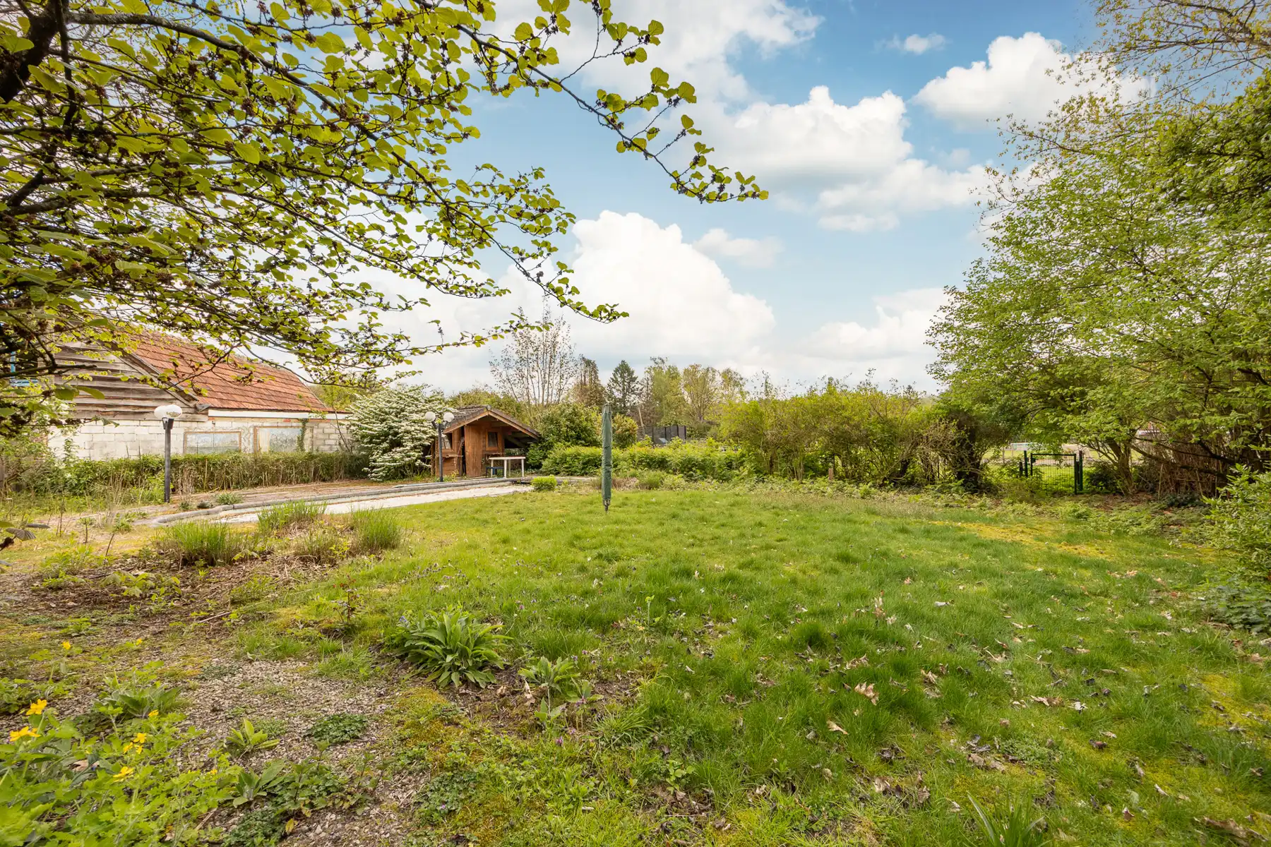 Ruime te renoveren  gelijkvloerse villa met vrij uitzicht foto 4