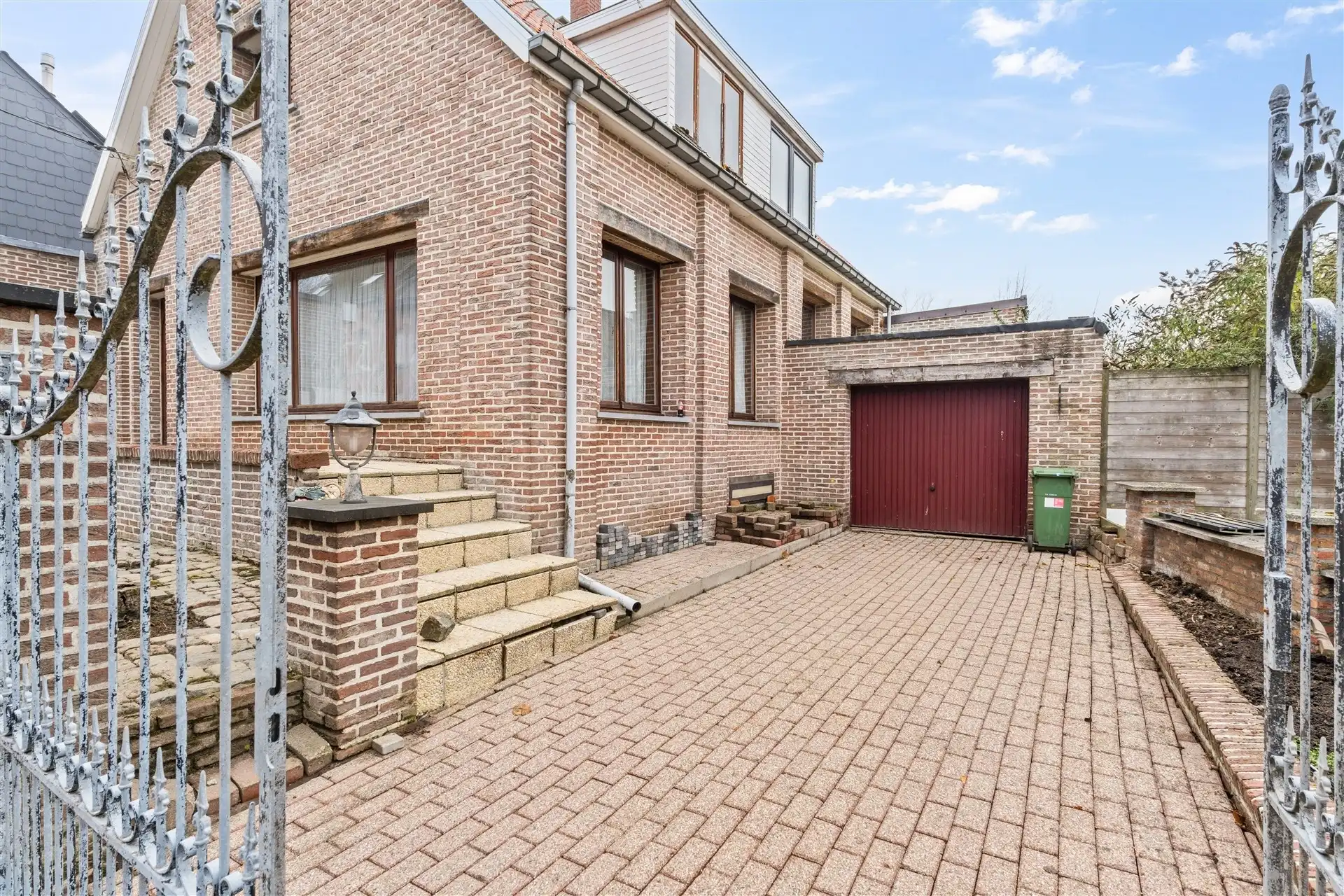 Te renoveren half open bebouwing met garage op centrale ligging te Oudegem foto 22