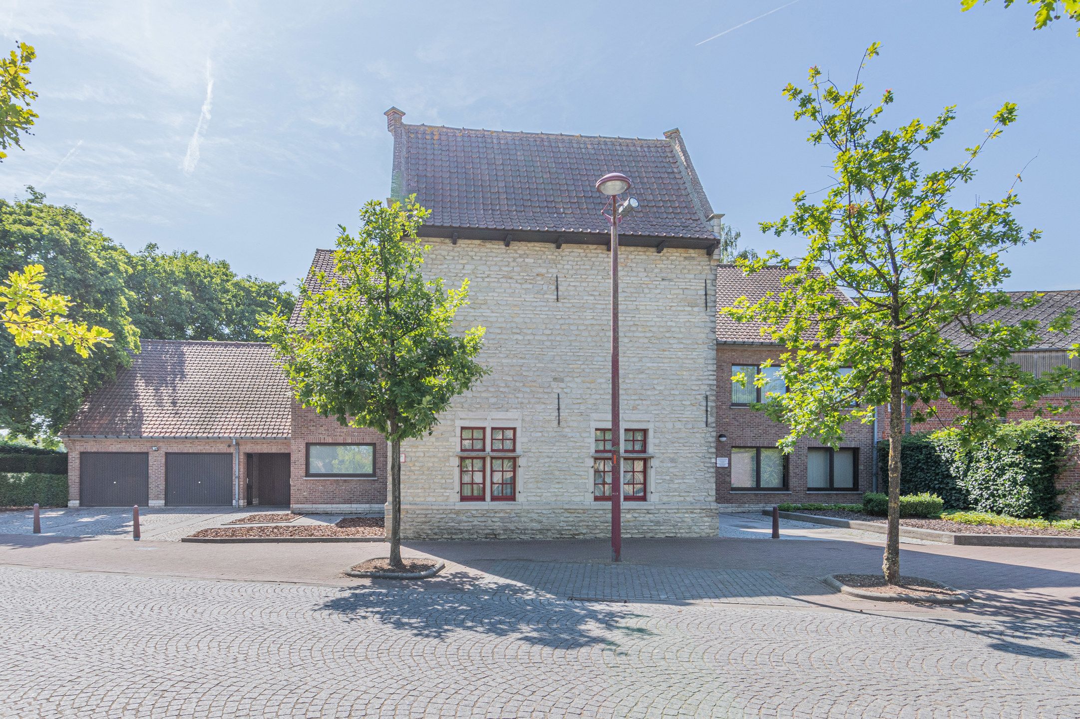 Riante woning met grote praktijkruimte foto 52