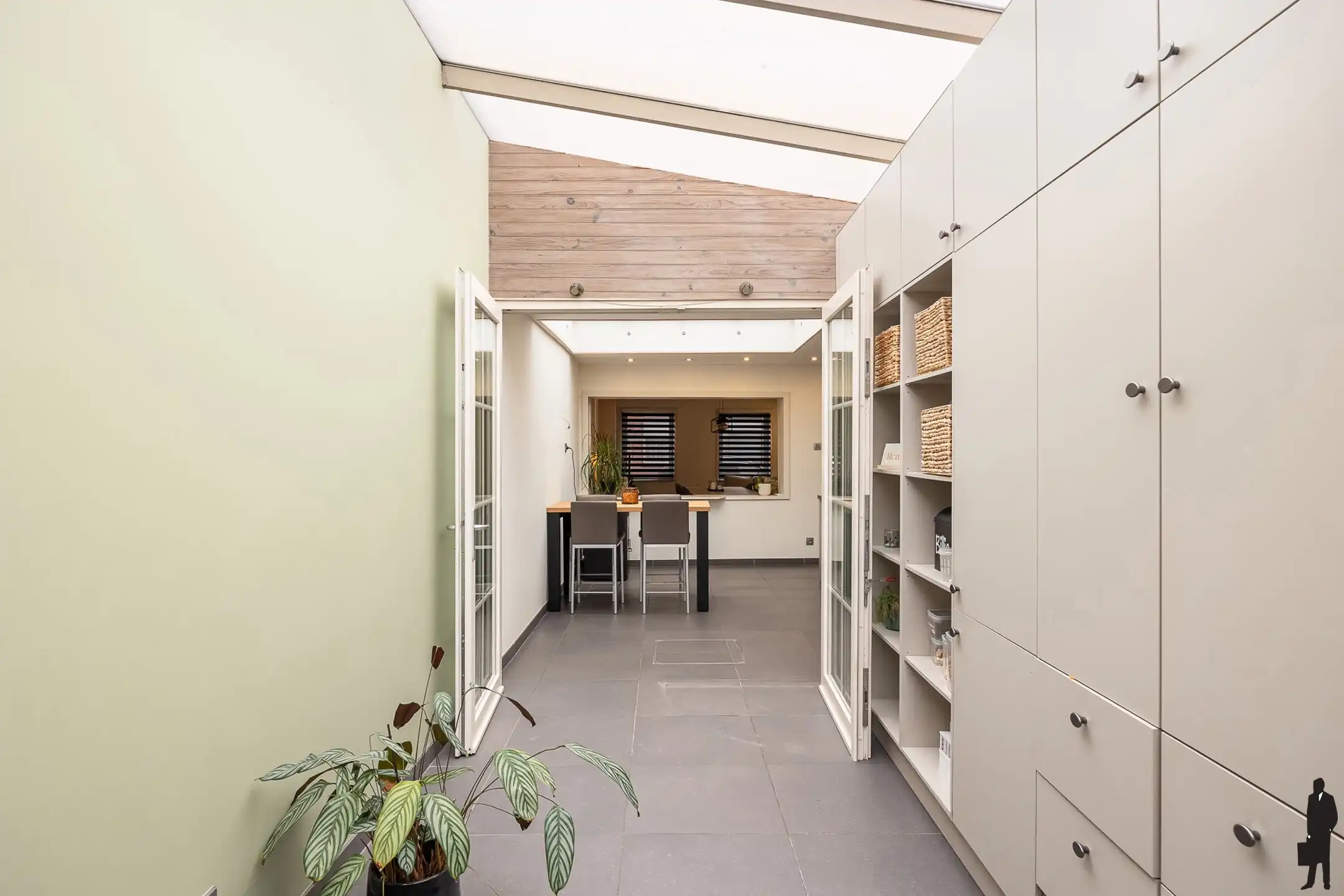 Ruime gezinswoning: 4 slpk, garage + veel bergruimte foto 5