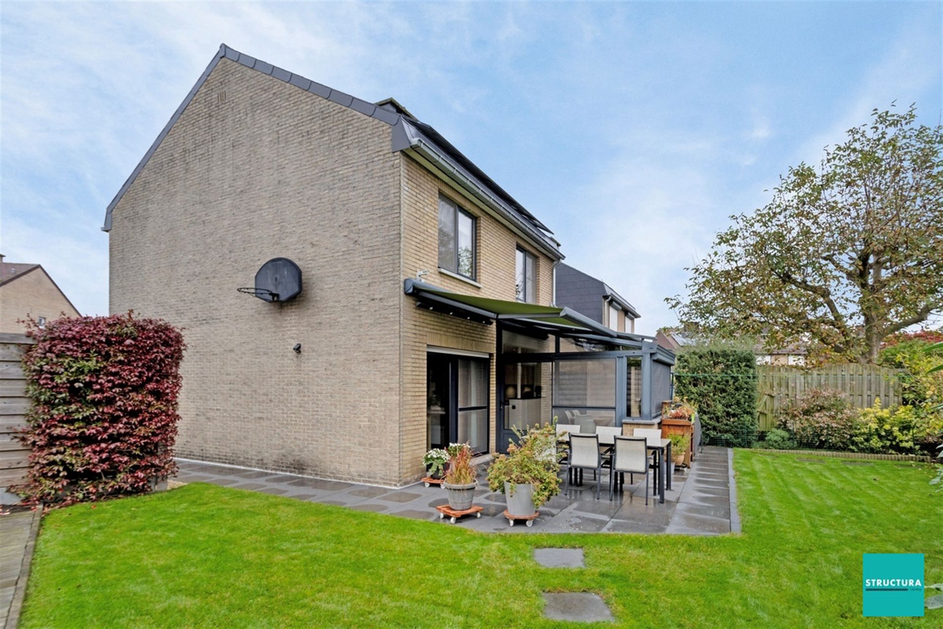 Woning met 3 slaapkamers, tuin en garage foto 11