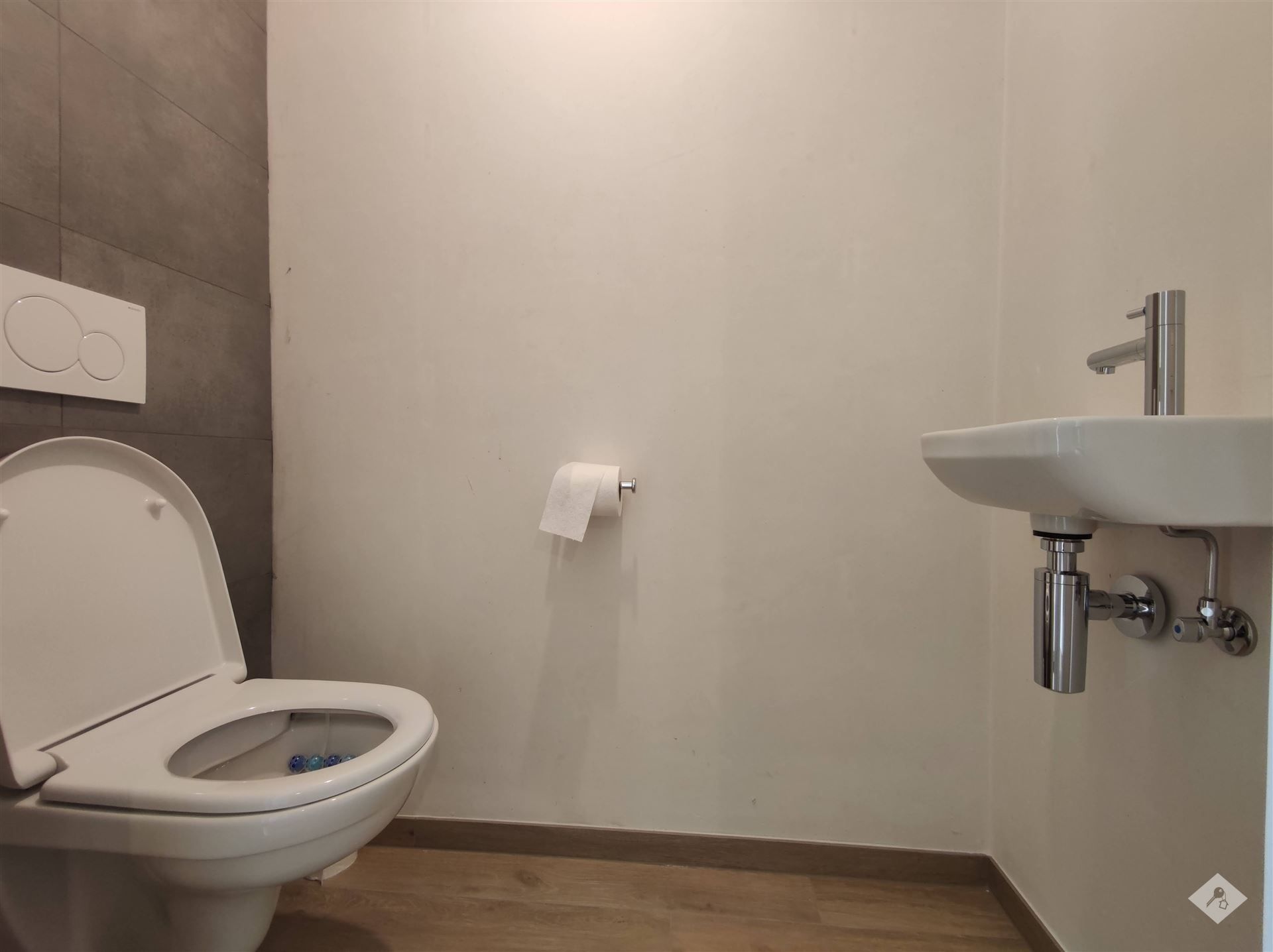 Prachtig gelijkvloers appartement met tuin in hartje Buggenhout foto 9