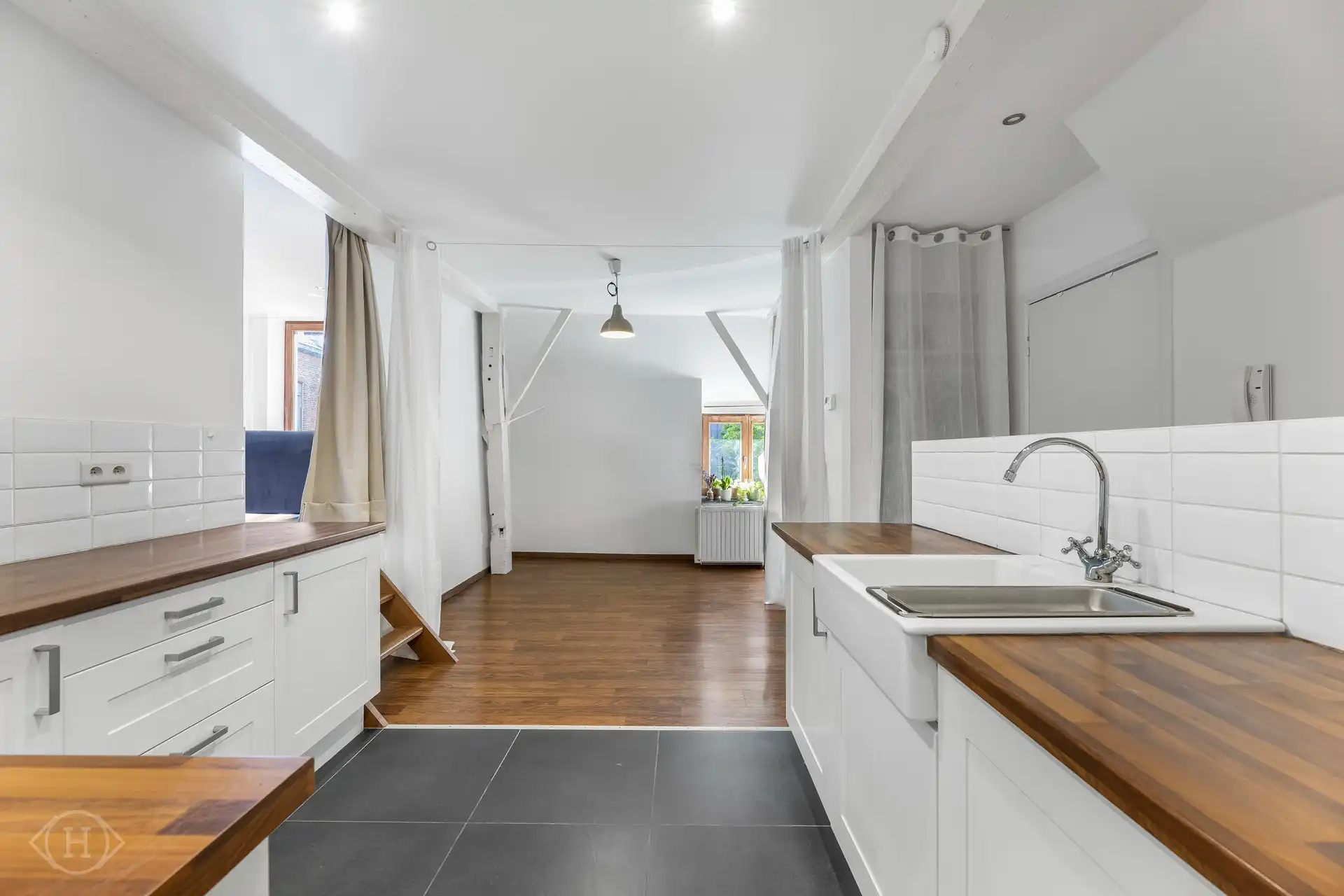 Charmant 1-slaapkamerappartement centrum Leuven foto 4
