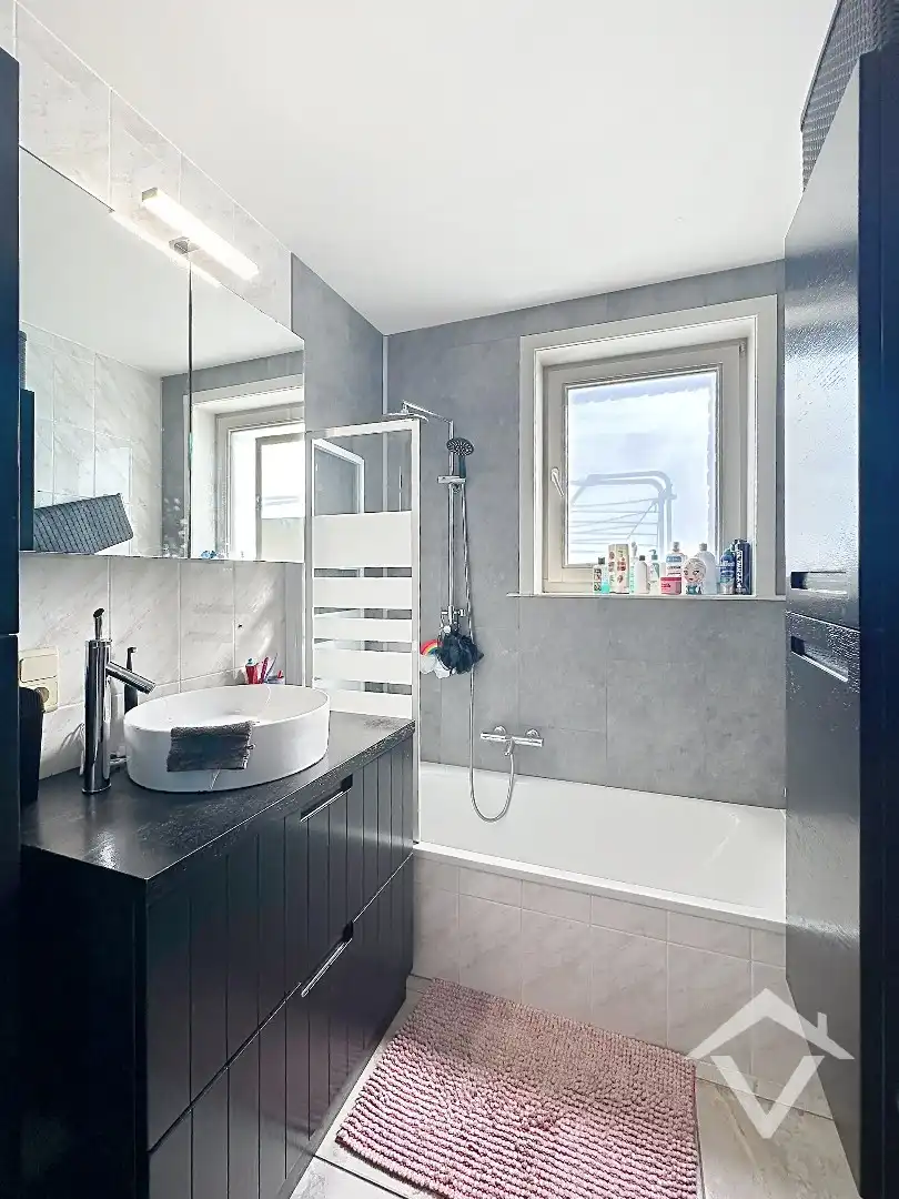 Ruim appartement met 2 slaapkamers en autostaanplaats te Koekelare foto 13