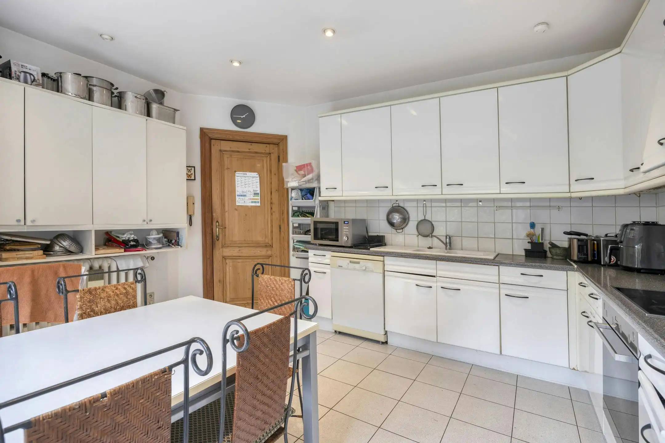 Charmante herenwoning met garage en tuin in het hartje van Ternat foto 12