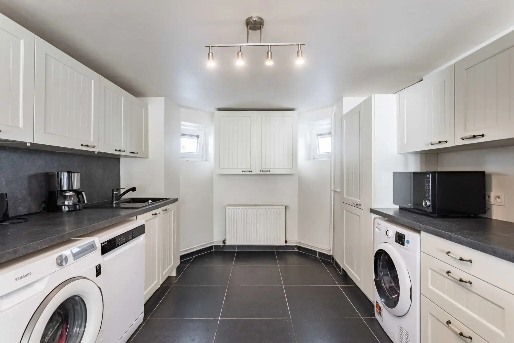 Instapklare herenwoning met 4 slaapkamers en stadstuin!  foto 11