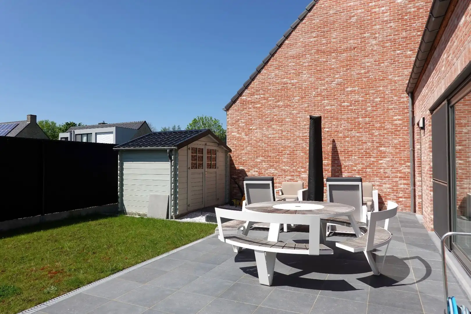 Prachtige halfopen nieuwbouwwoning met inpandige garage en zuidgerichte tuin foto 17