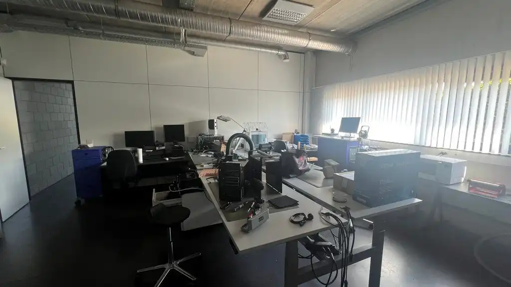 Bedrijfspand met appartement te koop nabij N47 in Lebbeke foto 7