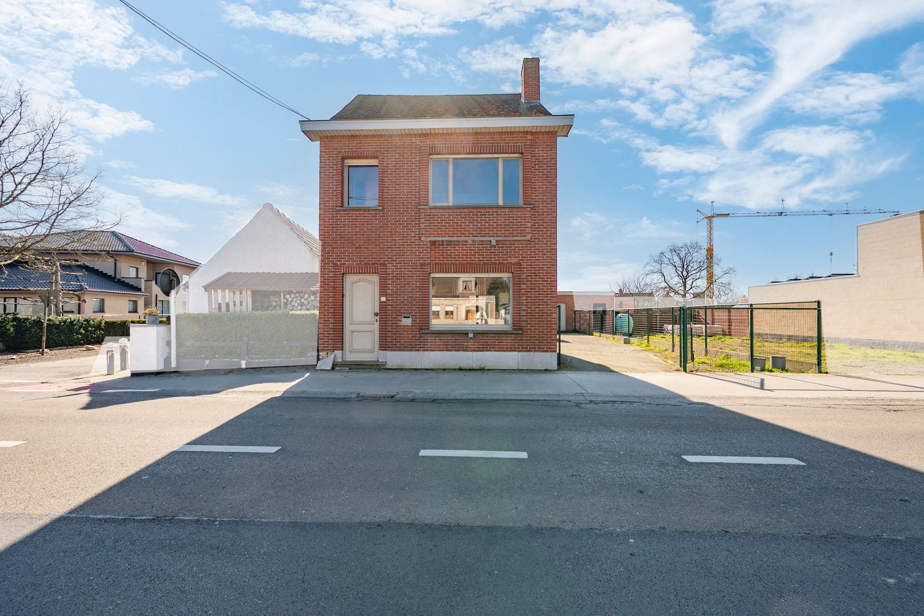 Hoofdfoto van de publicatie: Zeer ruime woning met diverse mogelijkheden