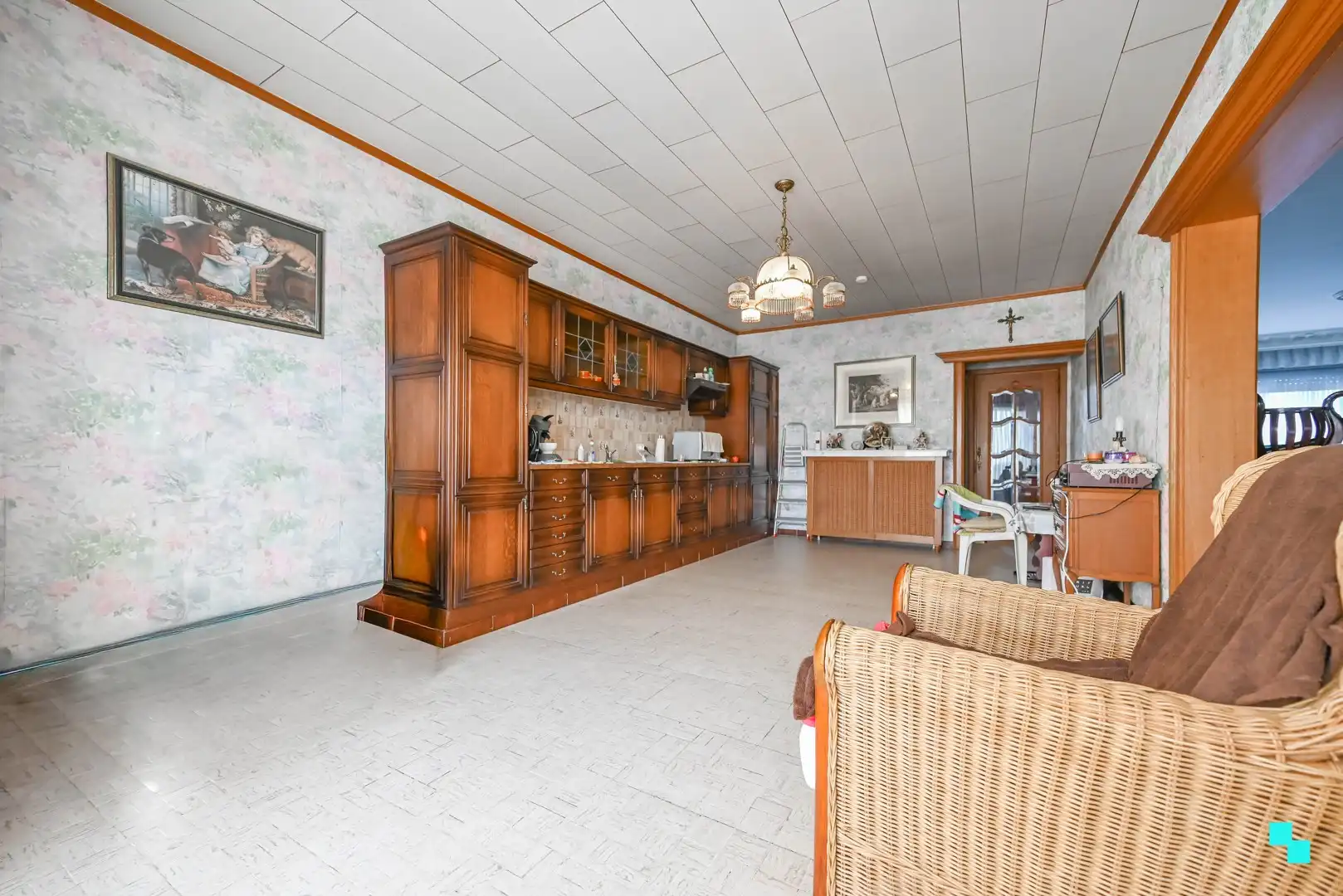 Karaktervolle woning met riante woonoppervlakte (267 m²) en tuin in Izegem foto 10