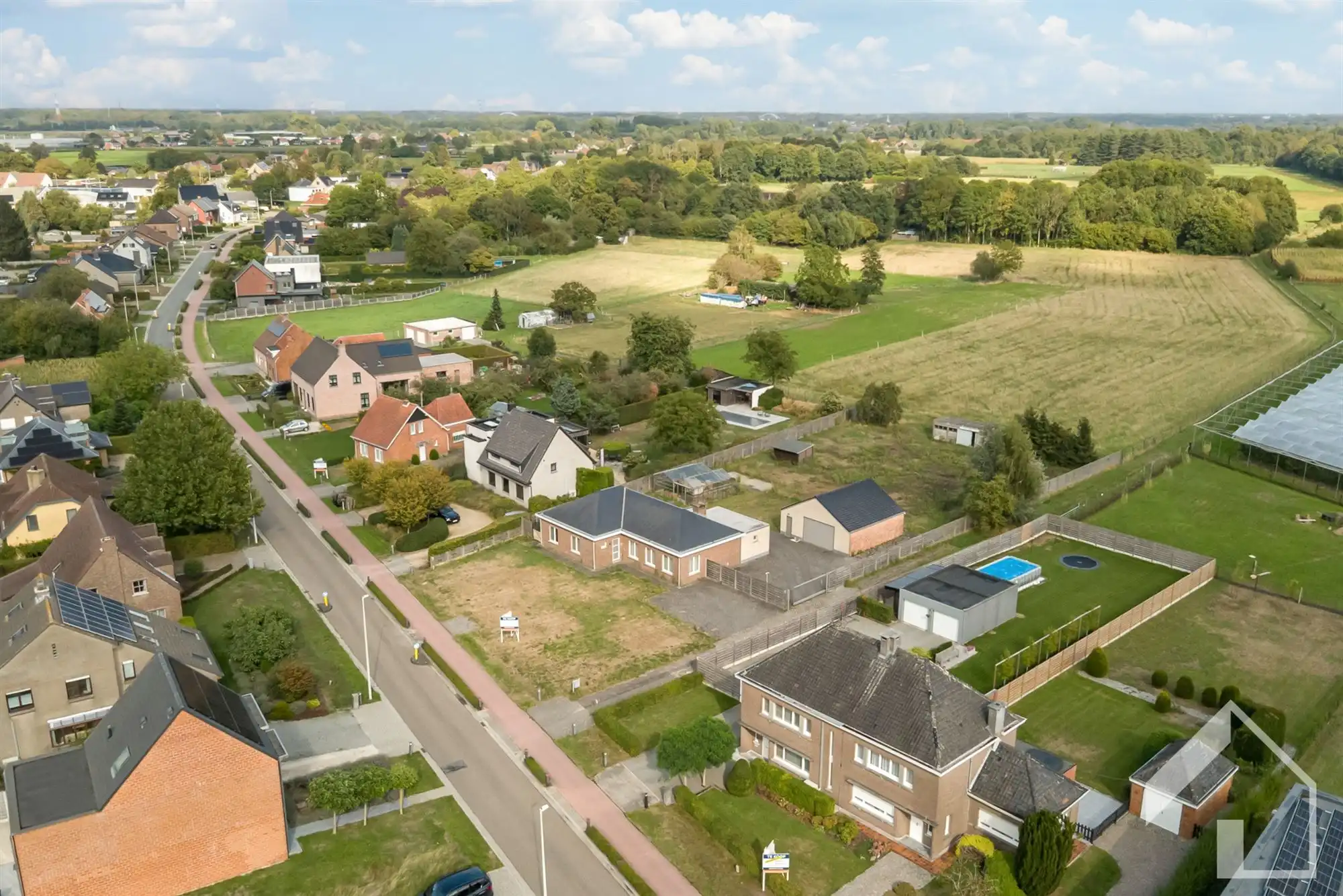 Gerenoveerde laagbouwwoning op 2984m2 foto 19