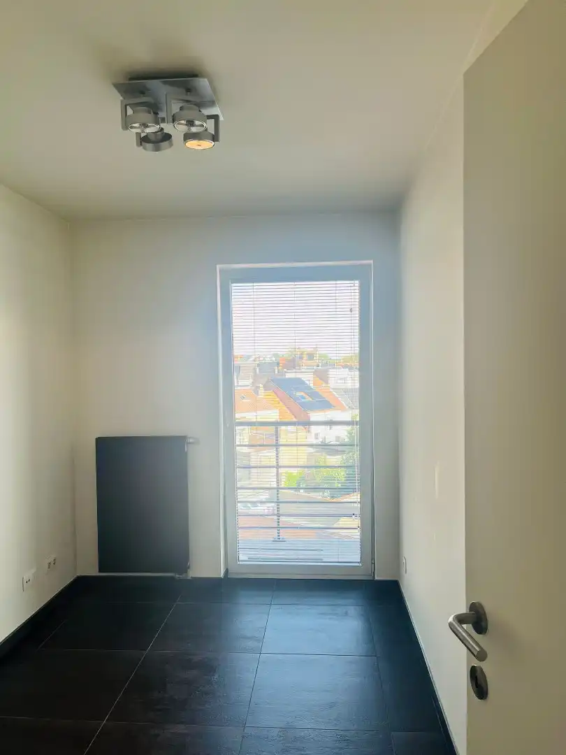 Prachtig instapklaar  2 - slpk appartement:   Open zicht op laan!  foto 9