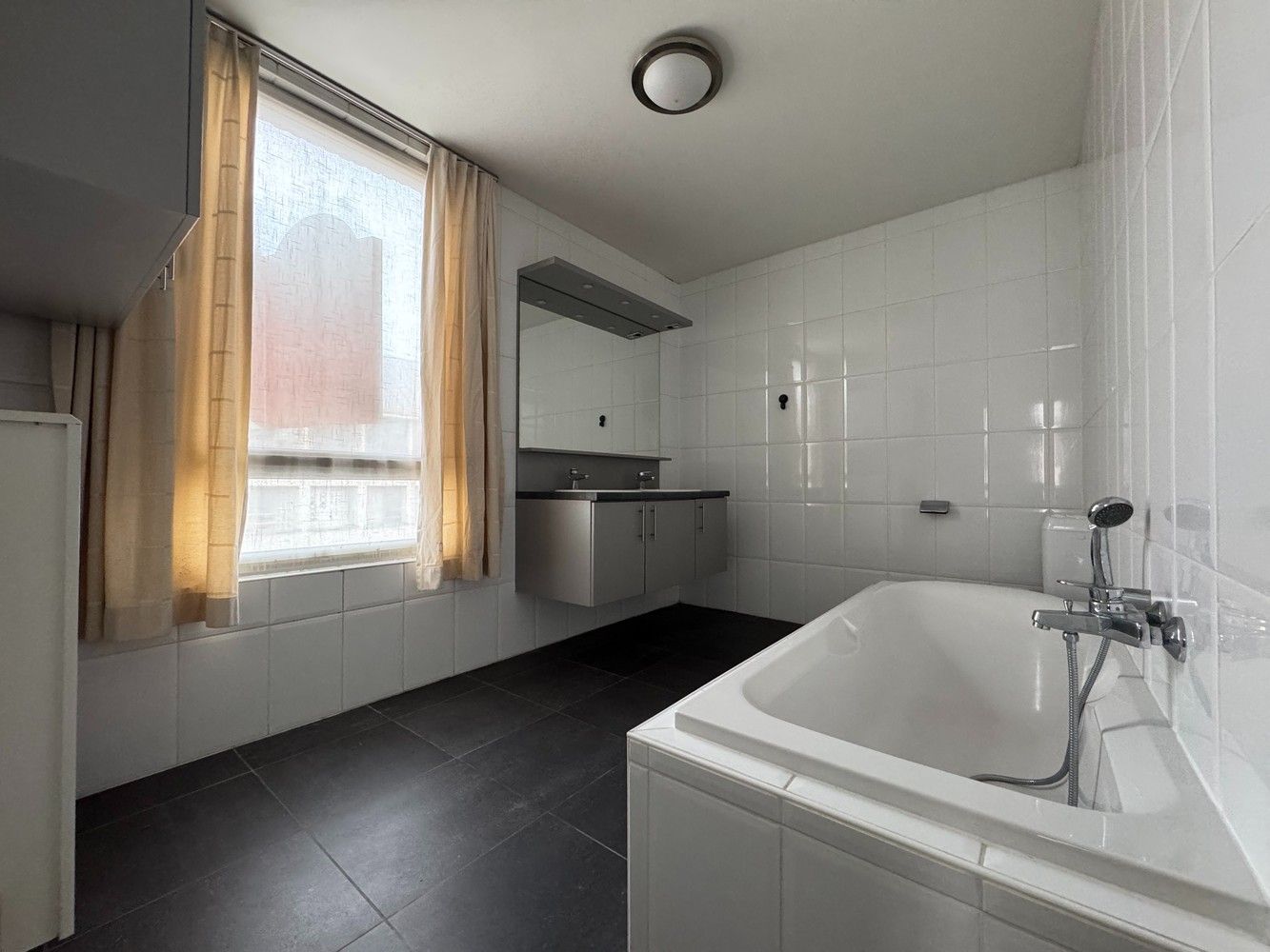 Exclusief ruim penthouse/loft in hartje Hasselt foto 13