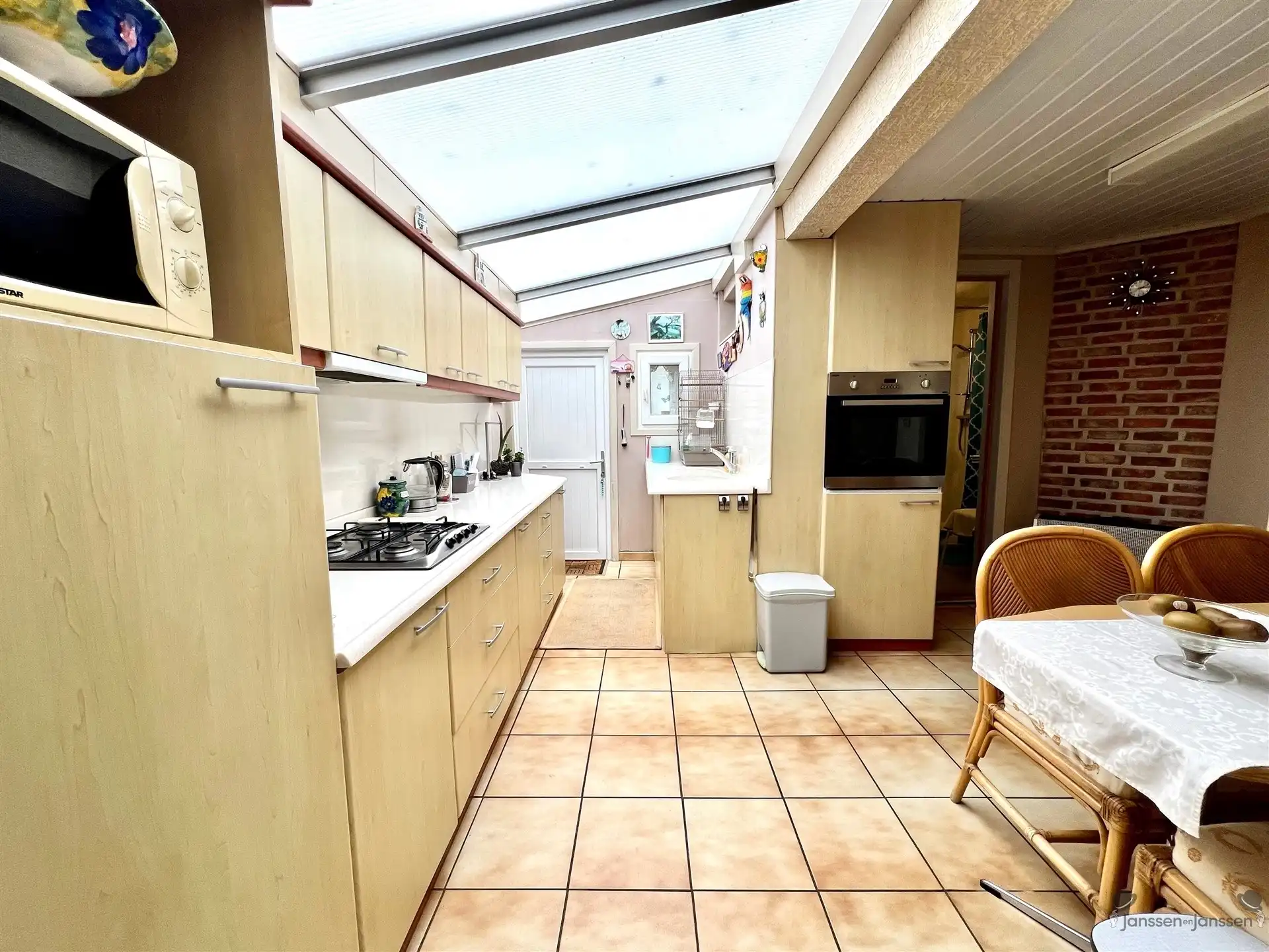 Te renoveren woning met tuin foto 5