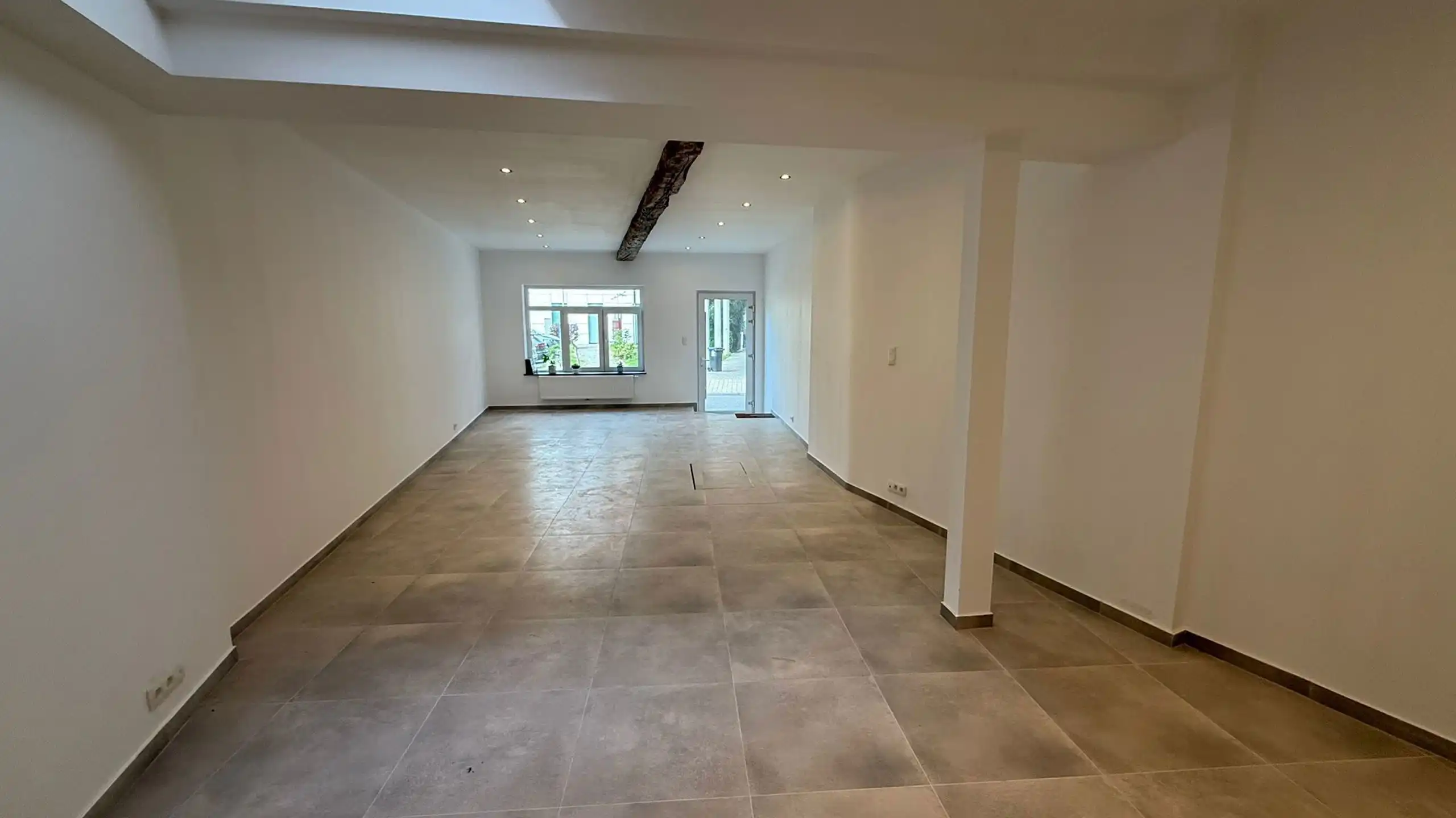 Prachtig gerenoveerde woning (met eventuele handelsruimte) foto 4