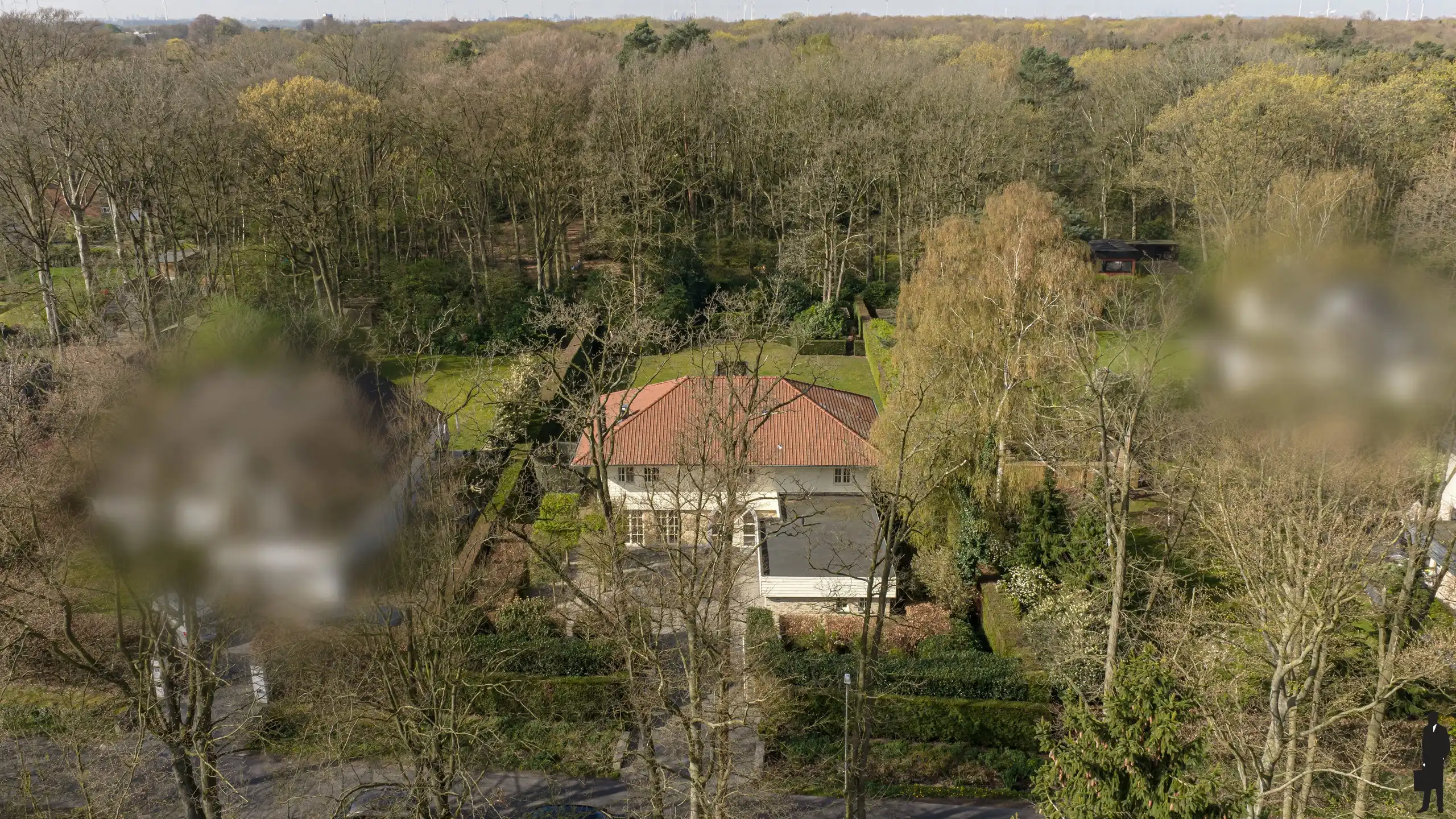 Lichtrijke villa aan het centrum! foto 2