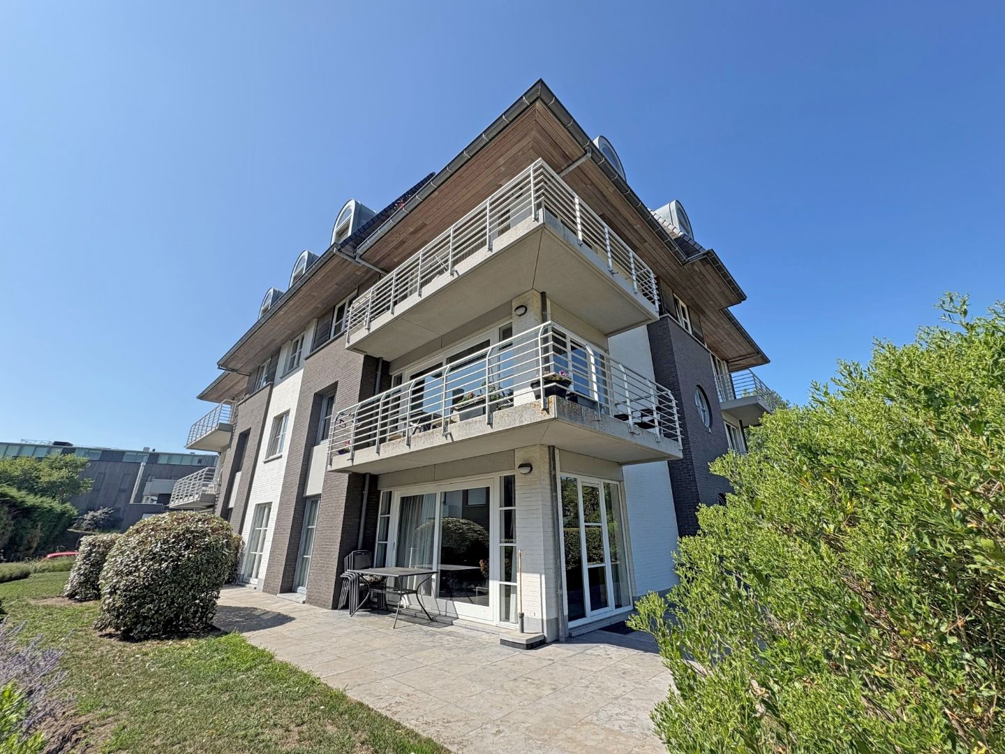 Prachtig appartement nabij het centrum van Sint-Idesbald. foto 13