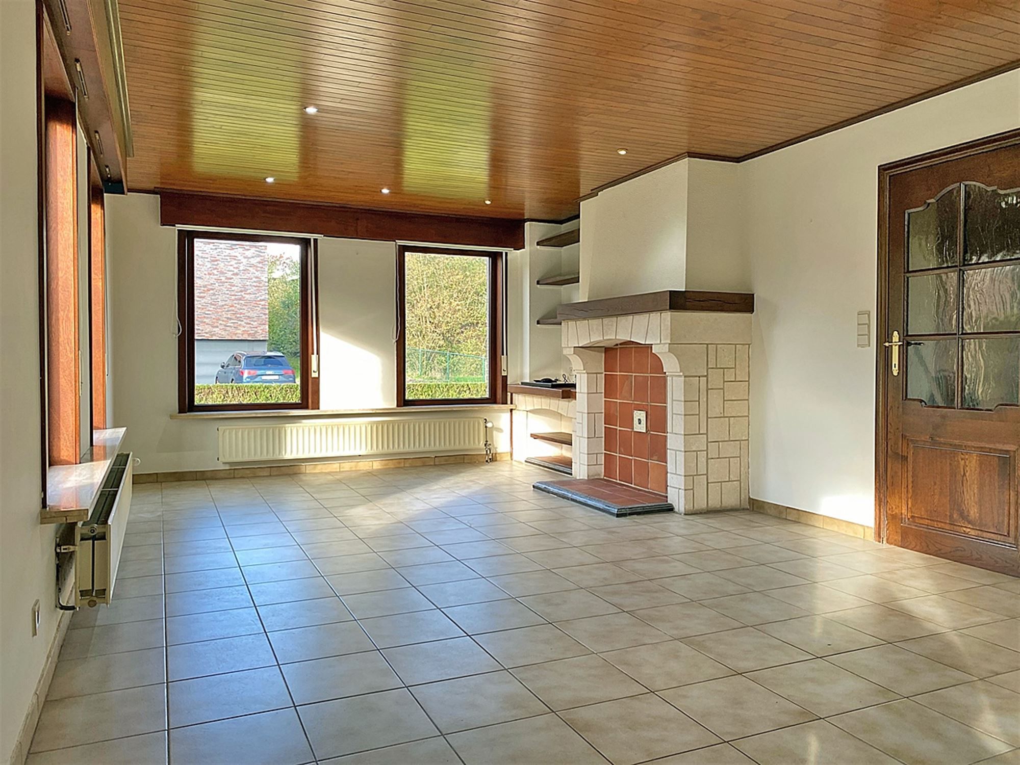 LAAGBOUWVILLA met 2 SLAAPKAMERS & GARAGE op een gunstig gelegen PERCEEL van 762m² foto 4