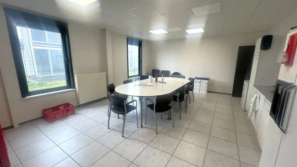 Functioneel bedrijfspand te huur in industriepark E17/4 te Lokeren foto 12