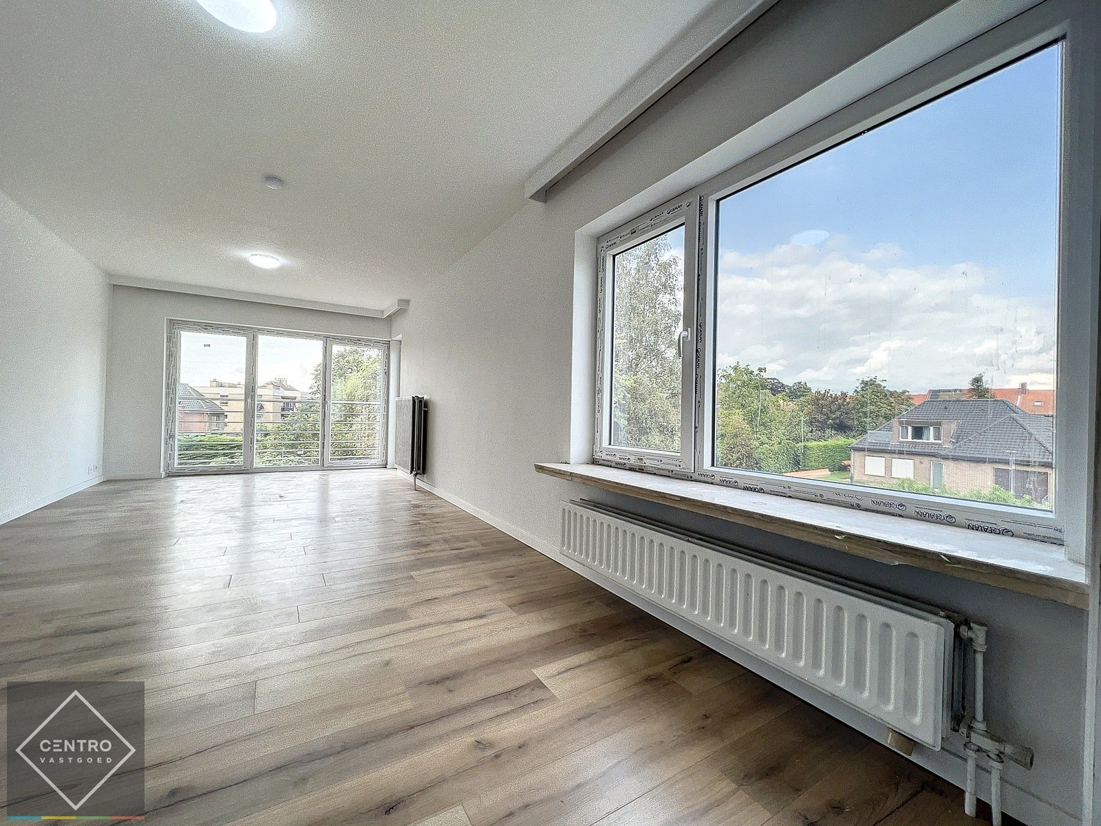 Volledig vernieuwde studio (± 40m²) met terras op tweede verdieping! foto 7